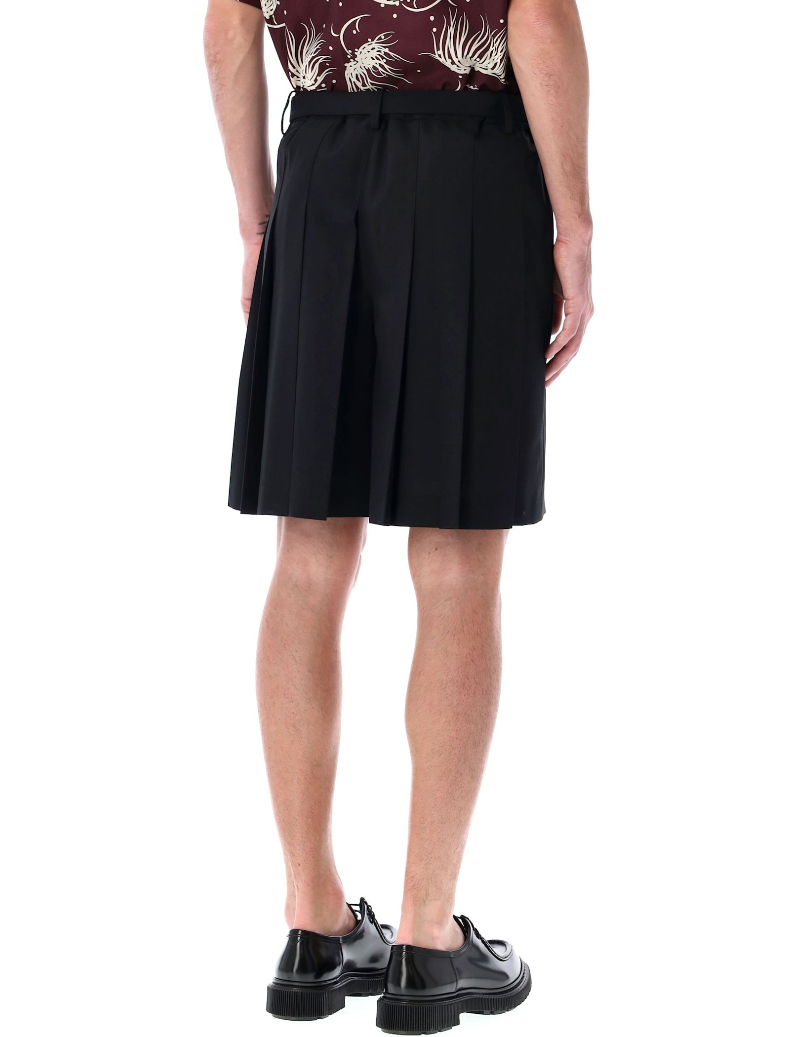 Sacai Pleated Shorts In Black