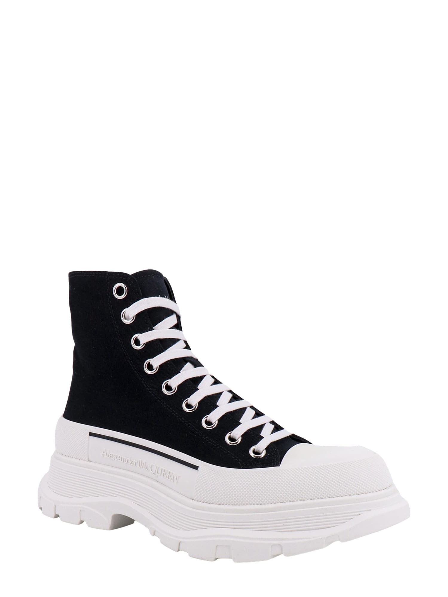 Shop Alexander Mcqueen Tread Slick Sneakers In Nero/bianco