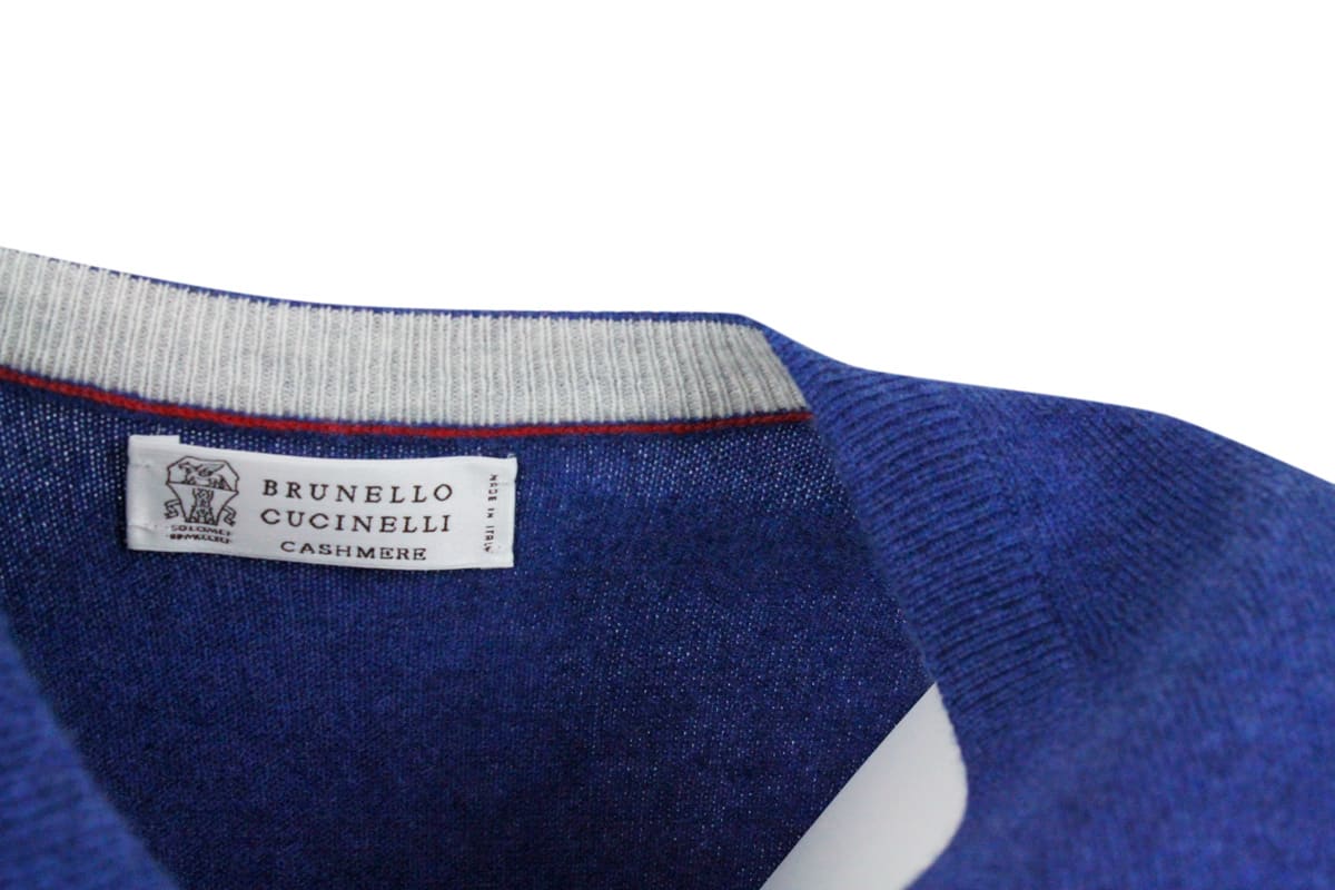 Shop Brunello Cucinelli 100% Fine Cashmere V-neck Sweater With Contrasting Profile In Blu