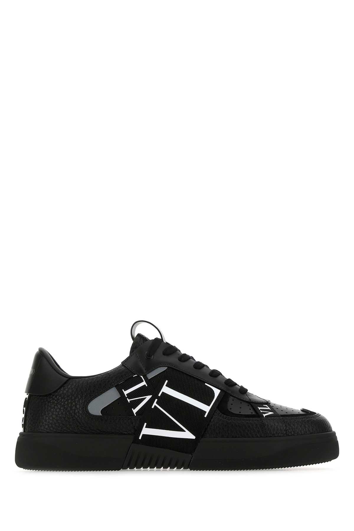 Valentino Panelled Logo-detail Sneakers In Black