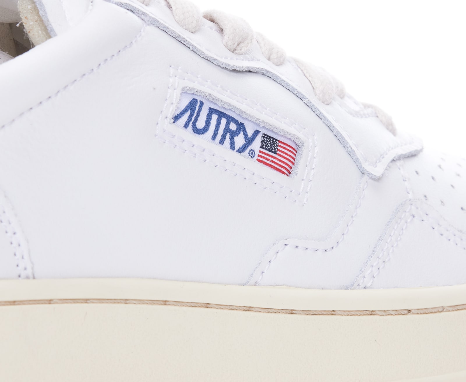 AUTRY MEDALIST LOW SNEAKERS 