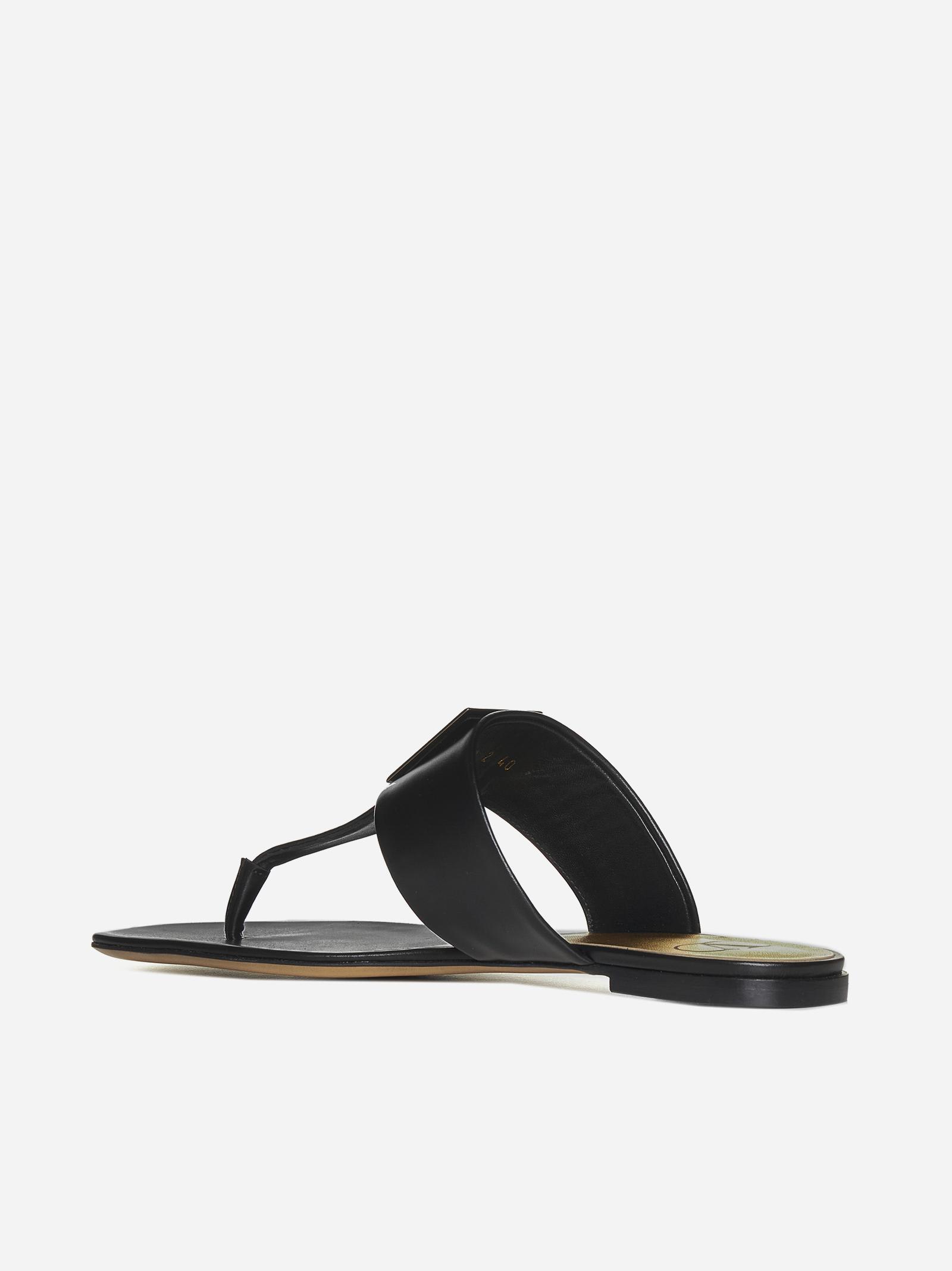 One Stud Leather Thong Sandals in Black - Valentino Garavani