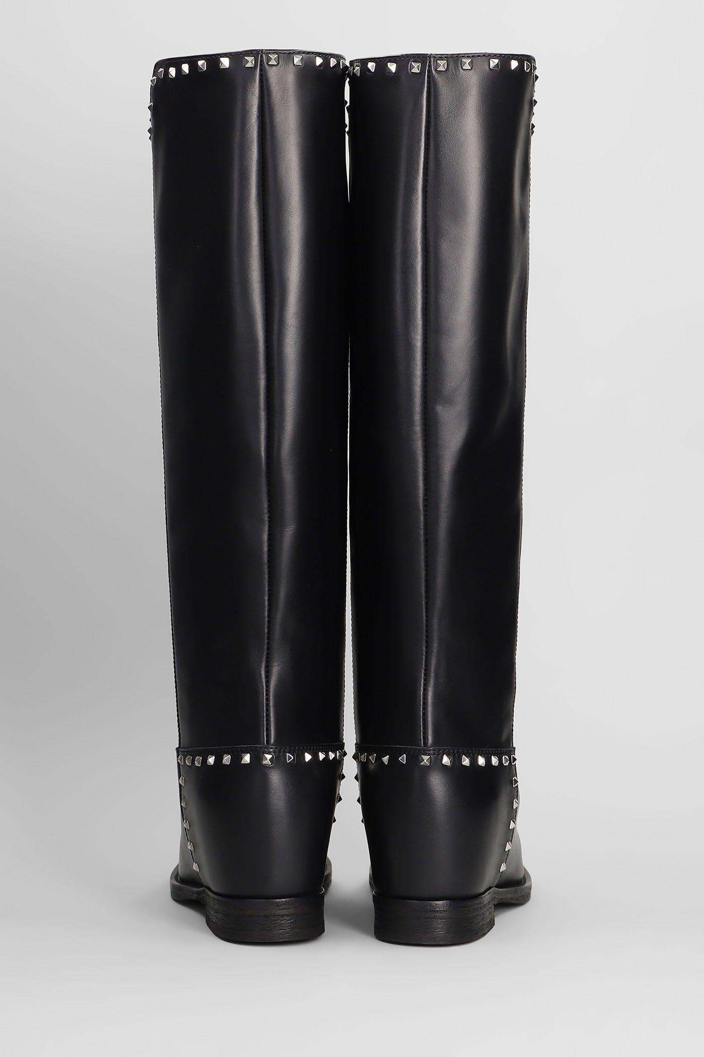 Via Roma 15 Split Boot With Pyramid Edges In Black