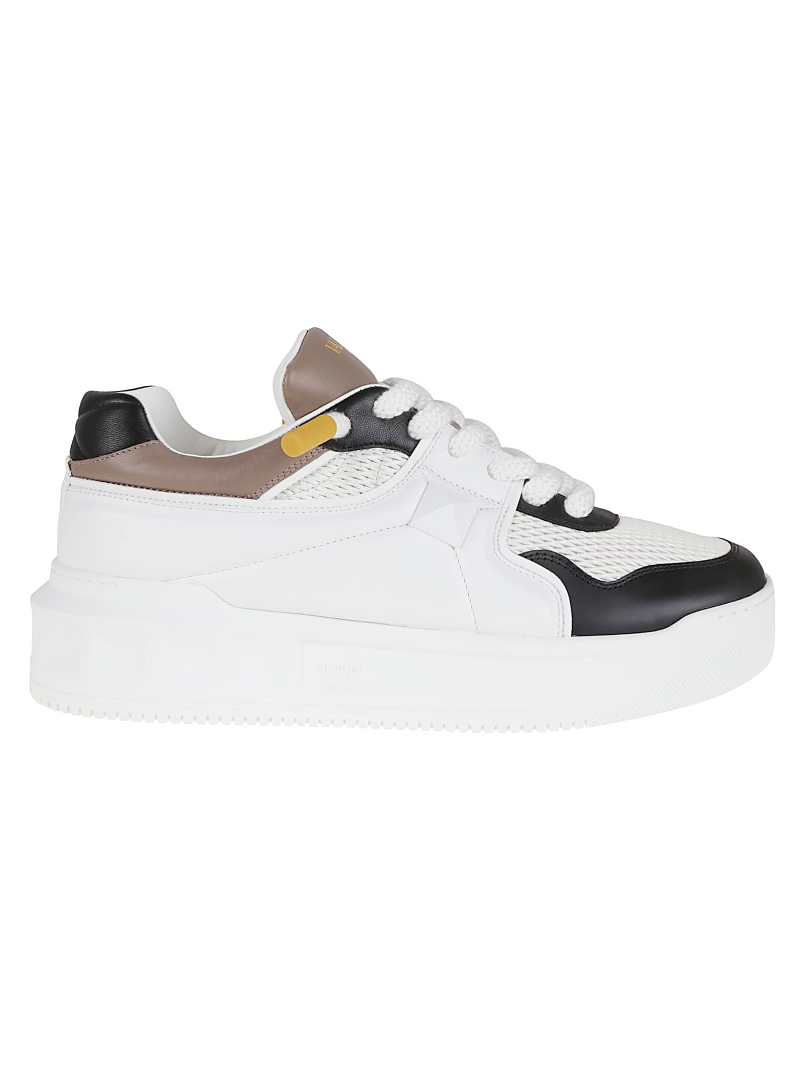 Valentino One Stud Xl Low-cut Casual Shoes