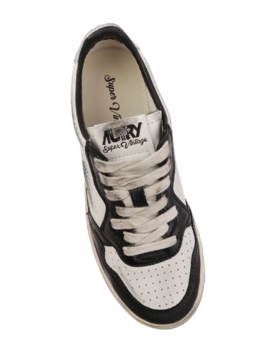 Shop Autry Sup Vint Low Sneakers In Bianco