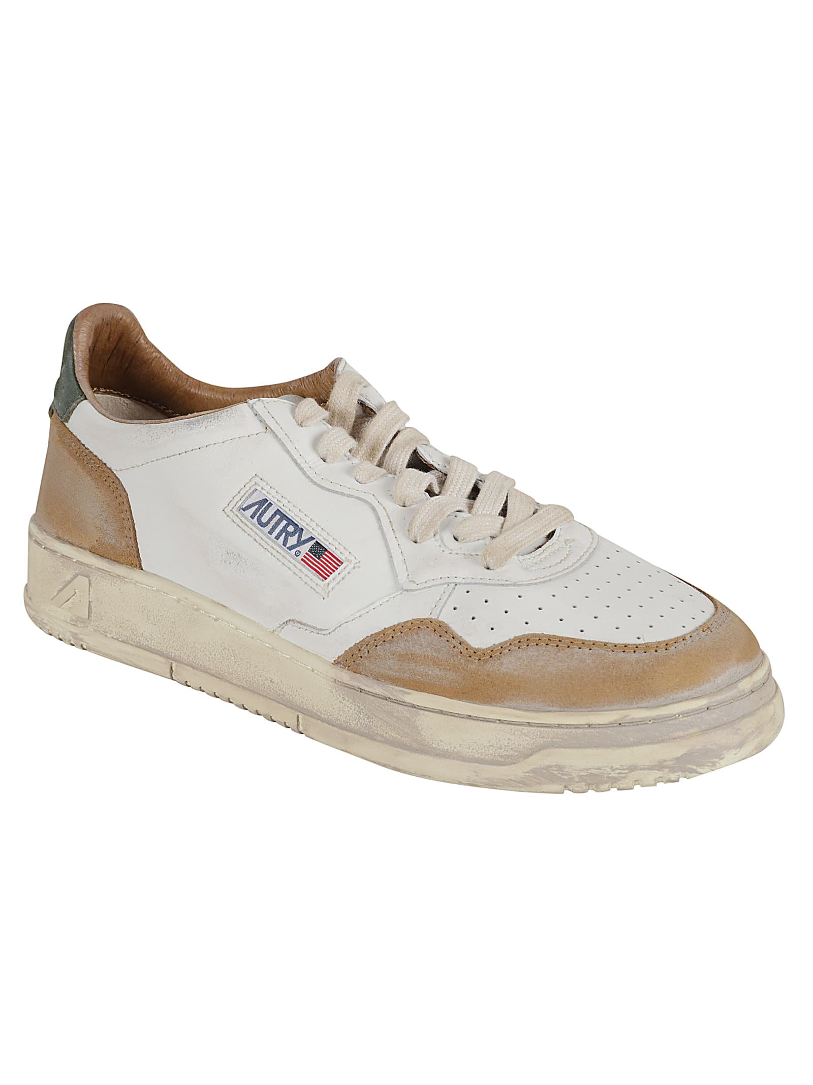 Shop Autry Supvint Low Man Sneakers In White