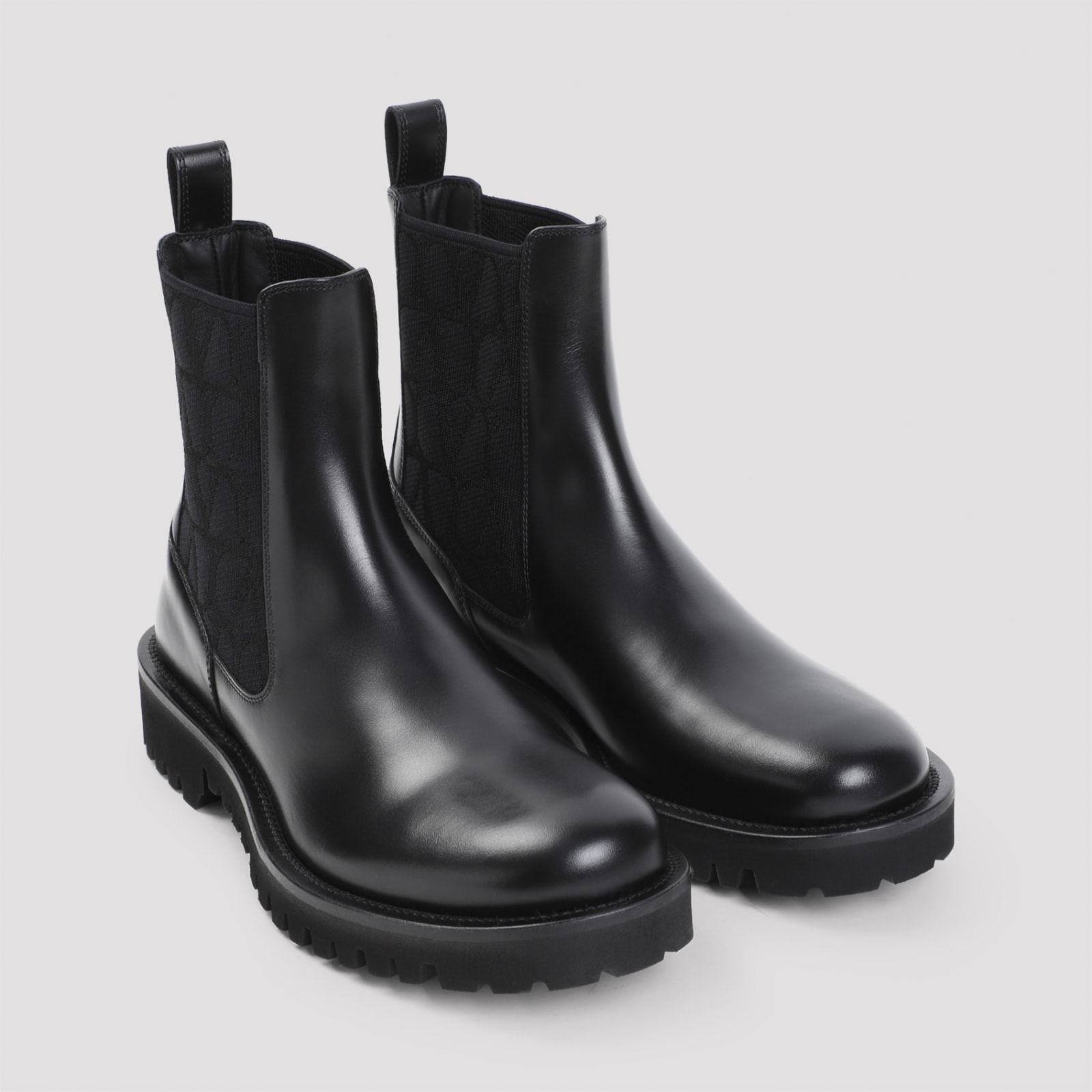 Shop Valentino Beatle Boots In No Nero