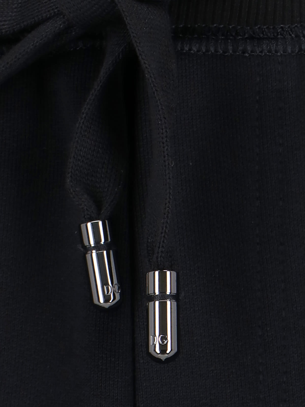 Dolce & Gabbana Sleek Designer Bermuda Cargo Shorts In Black