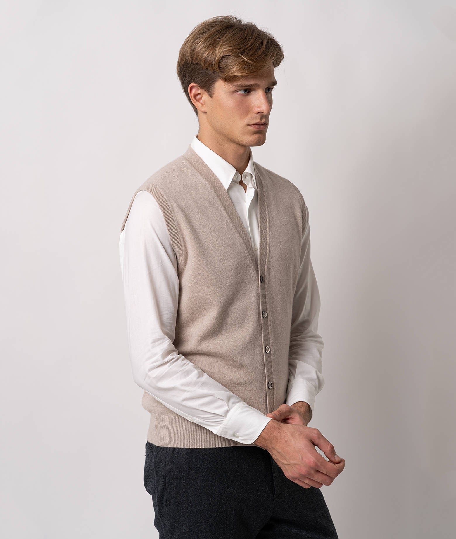 Larusmiani Gilet Solden Sweater In Neutral