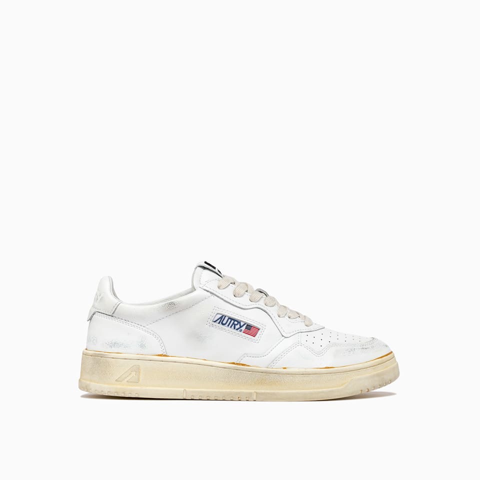Shop Autry Super Vintage Low Sneakers Avlm Gf15 In White