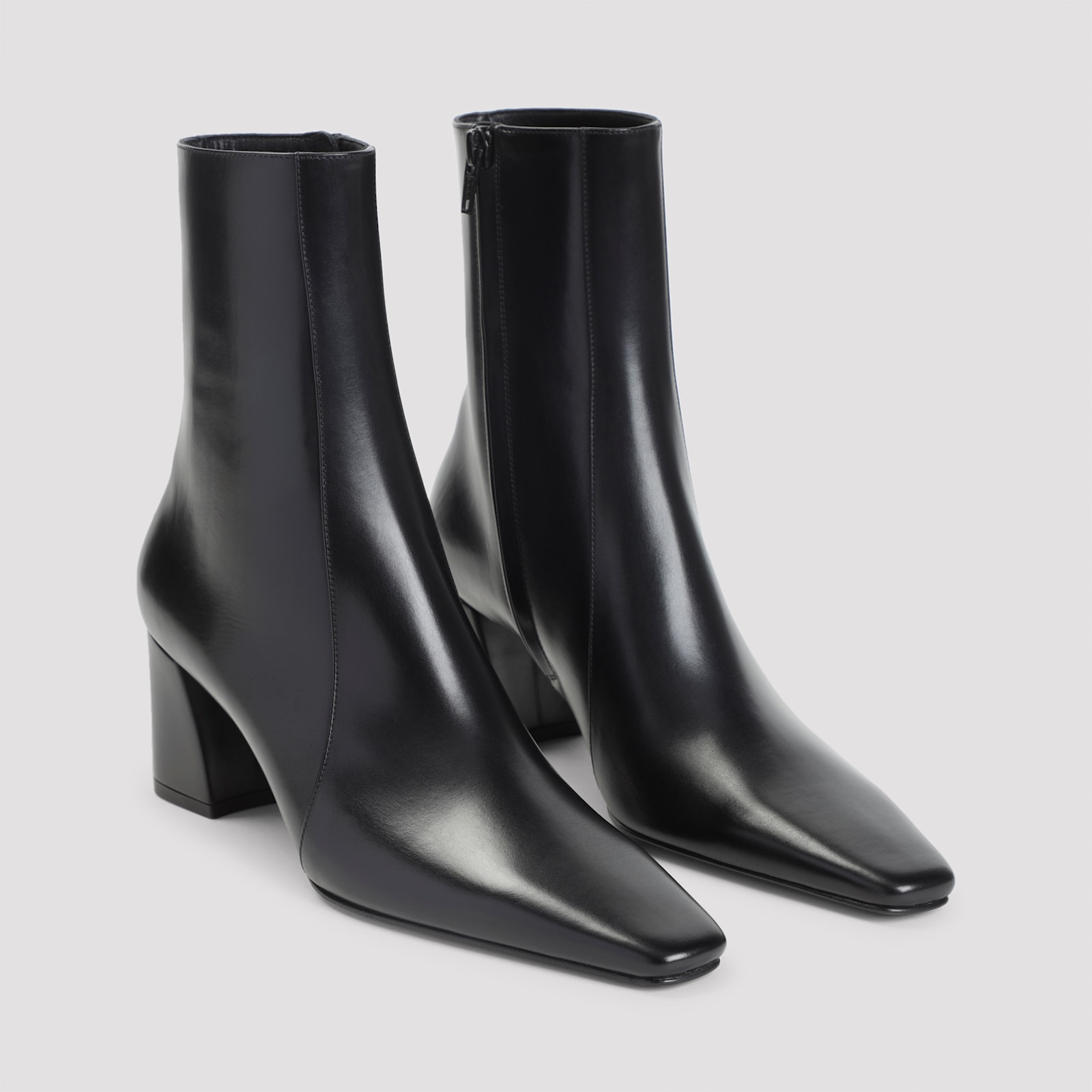Saint Laurent Rainer 70 Leather Bootie In Black
