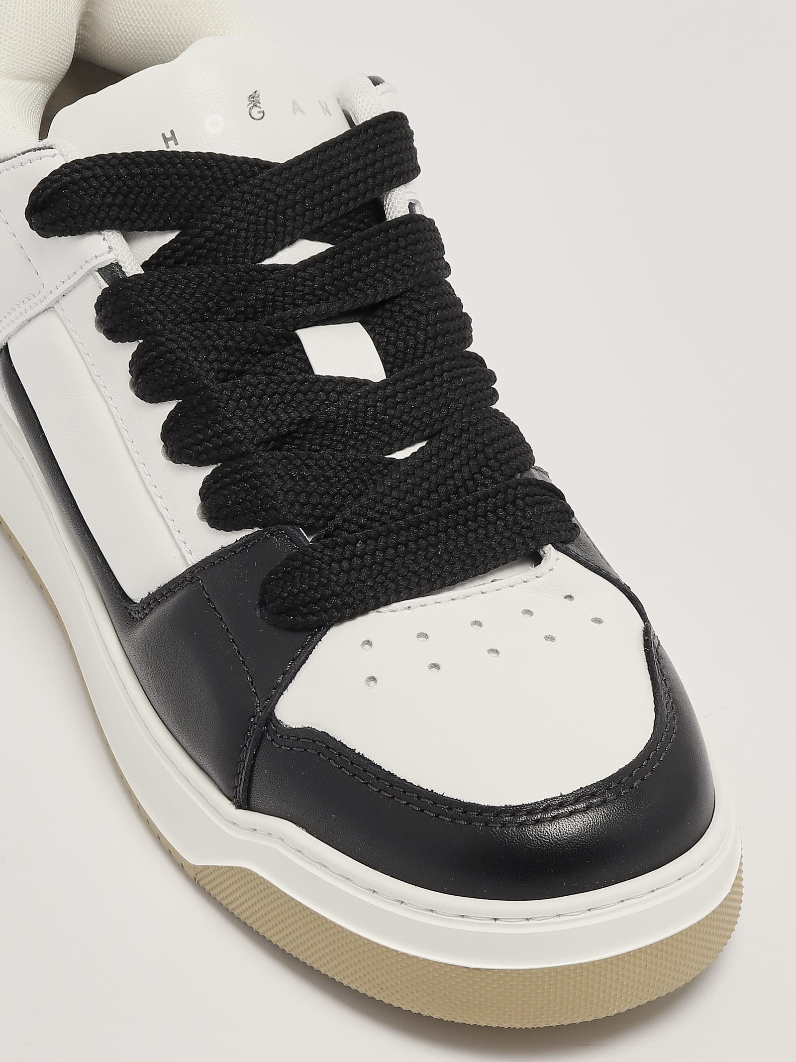 Shop Hogan H667 Allacciato Shoes In Bianco-nero