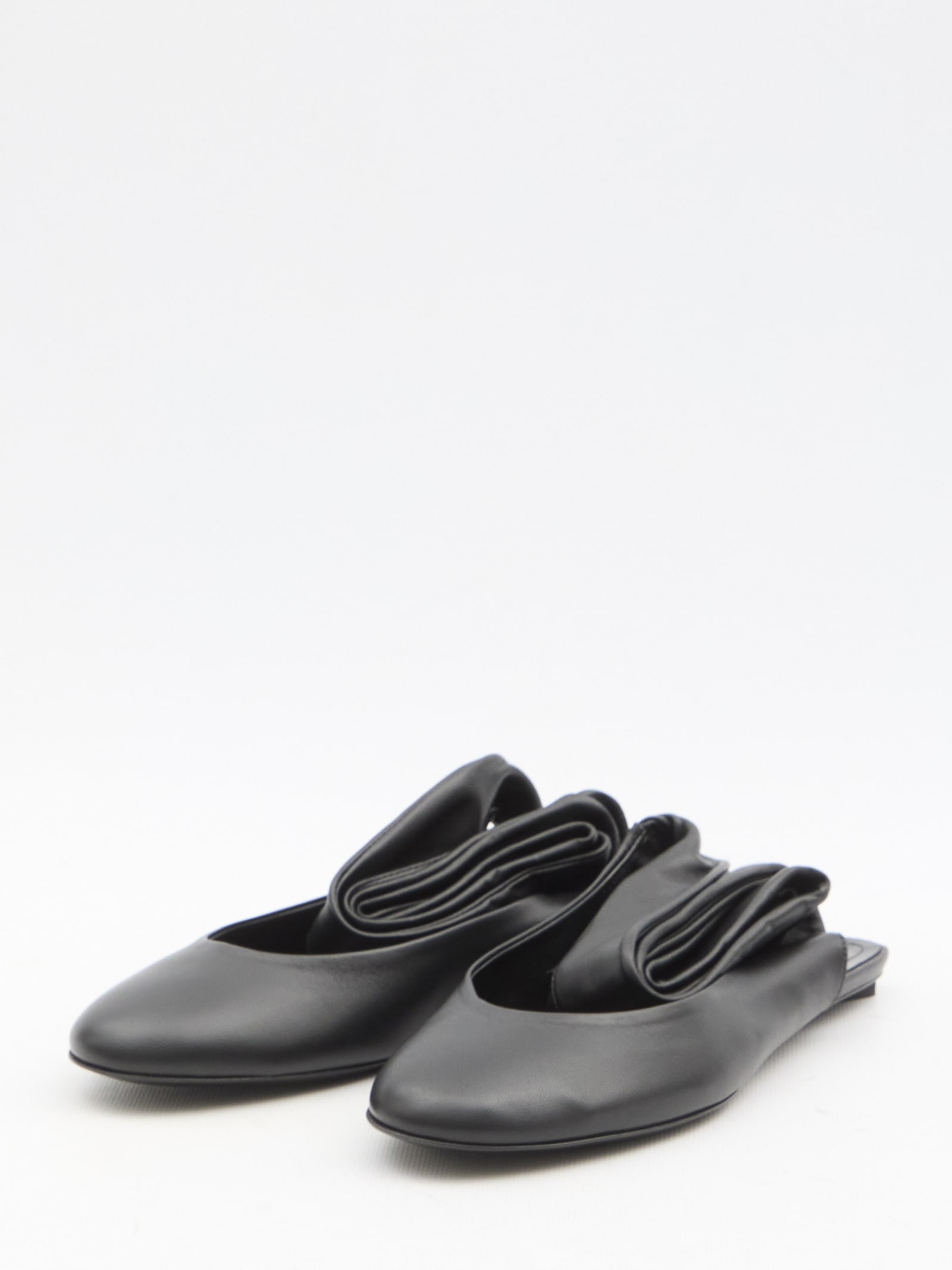 Shop Attico Cloe Ballerinas In Black