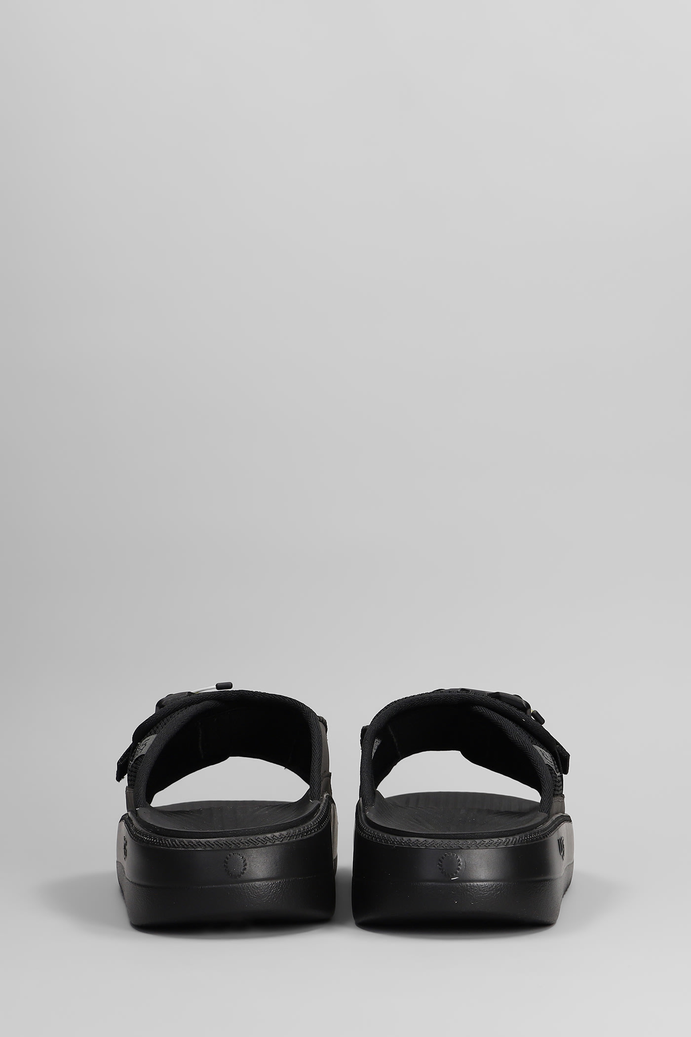 UGG MAXXER SLIDE 2.0 FLATS IN BLACK FABRIC