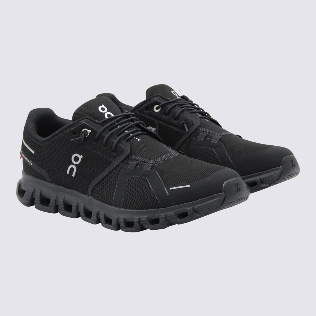 On Cloud 6 Sneakers With Rounded Toe In Black