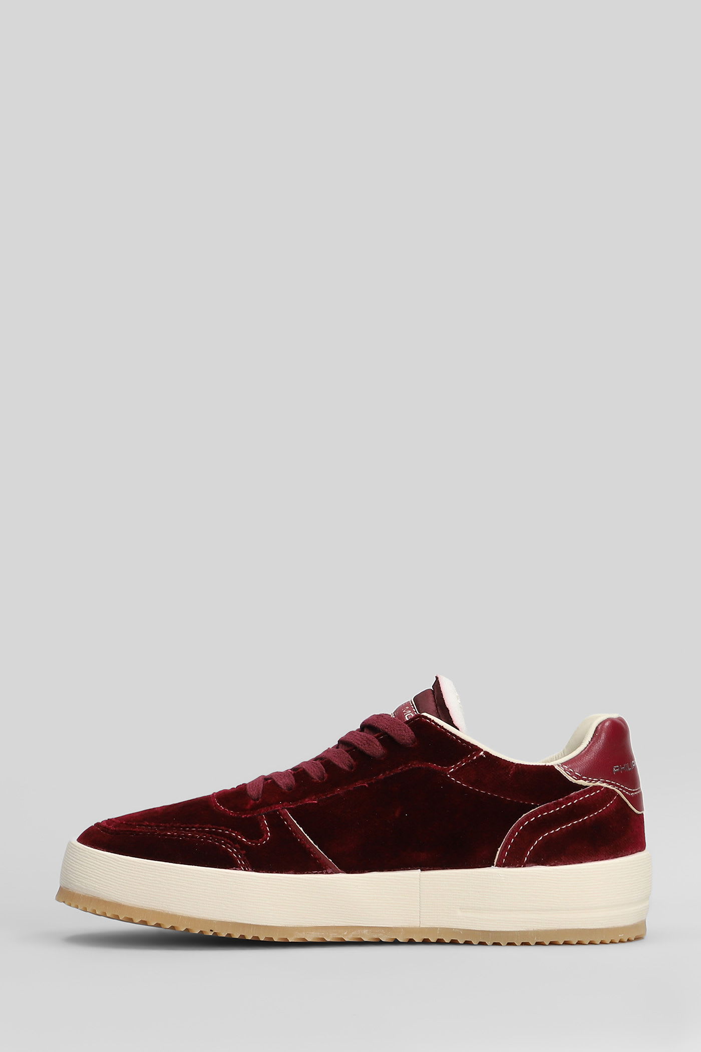 Philippe Model Nice Low Sneakers In Bordeaux Velvet In Burgundy