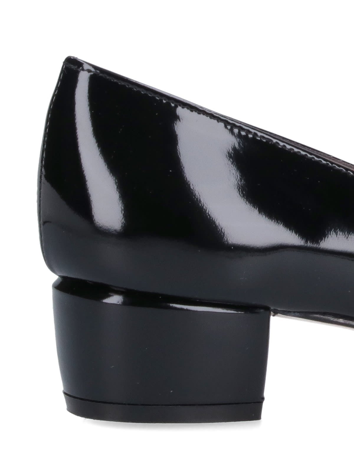 Ferragamo Vara Bow-embellished Patent-leather Pumps In Black