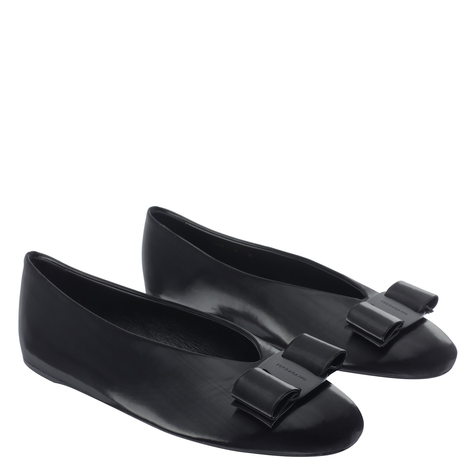 Ferragamo Leather Round Toe Ballerina Shoes With Bow Detail In Black