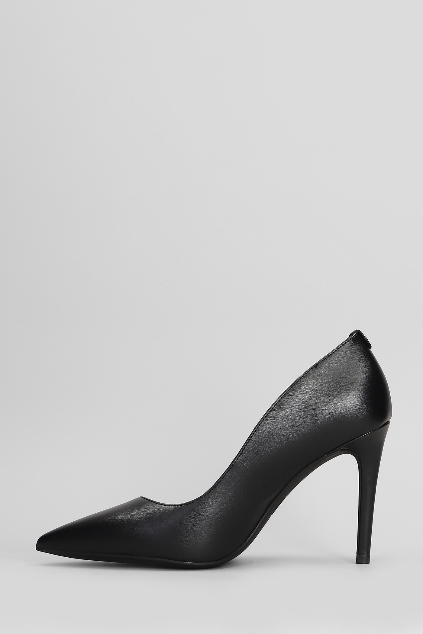 Michael Kors Lace-up Flat Shoes With Elegant Design And Modern Appeal In Black