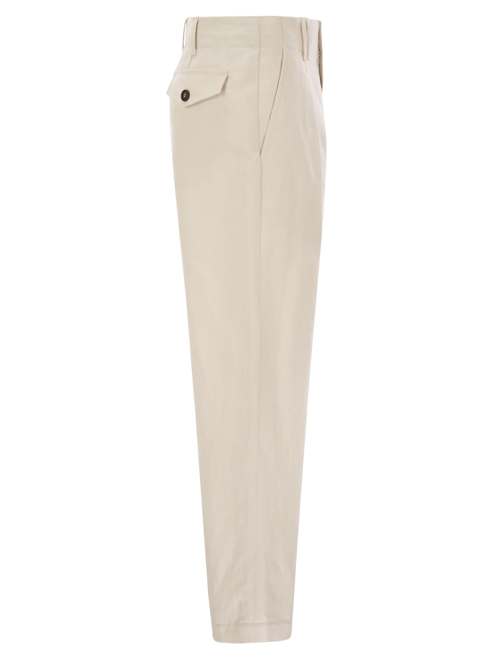 BRUNELLO CUCINELLI PLEATED CHINO TROUSERS IN COTTON CANVAS AND LINEN