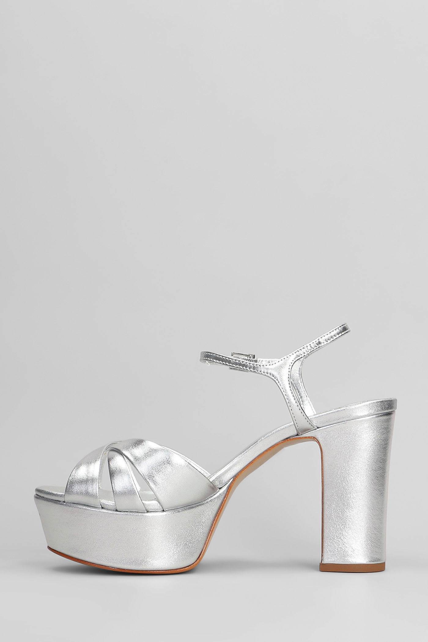 Schutz Keefa Platform Sandals In Silver