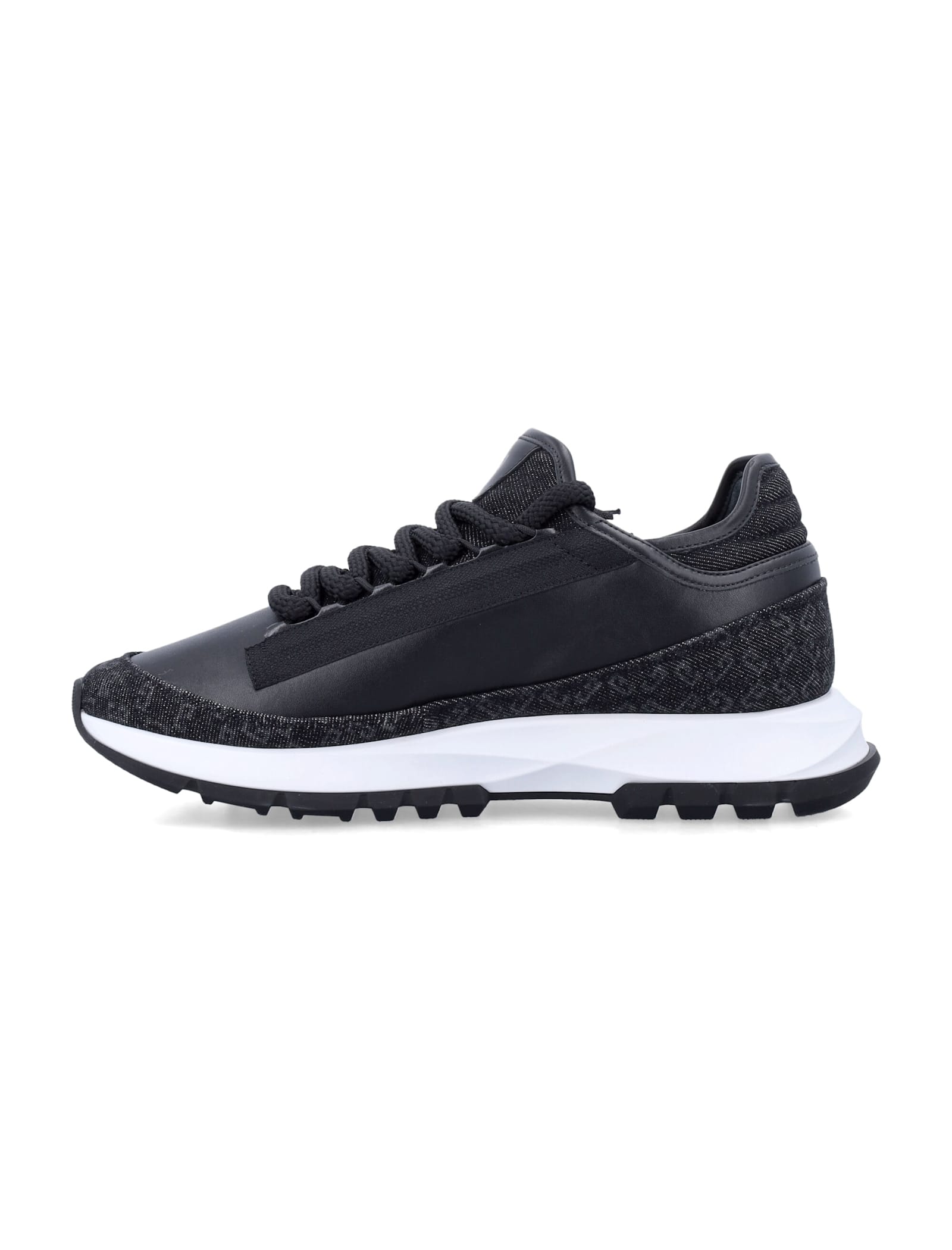 Givenchy Spektre Runner Low-top Sneakers In Black