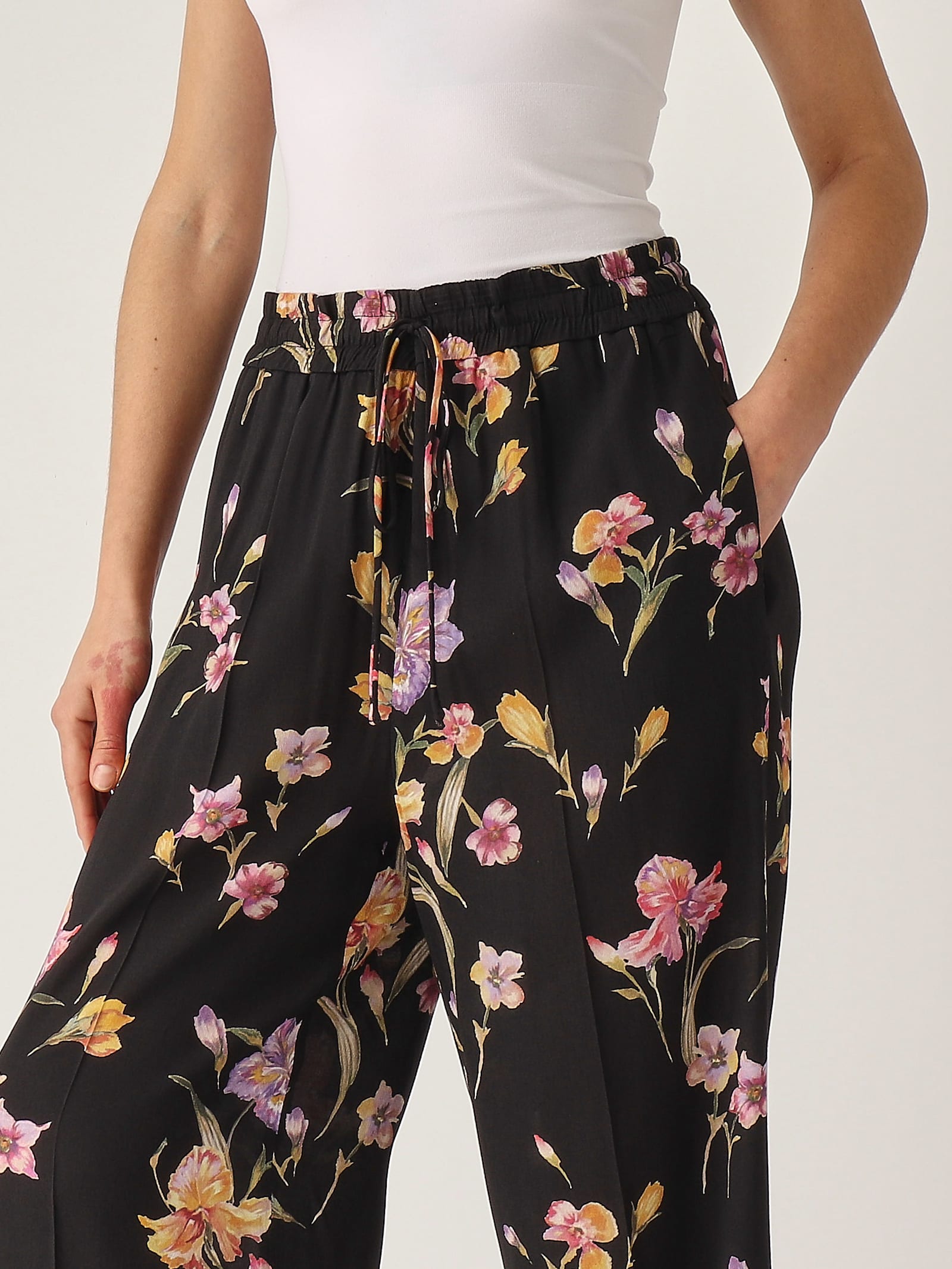 Twinset Twin-set Relaxed Fit Black Trousers In Nero-fiori