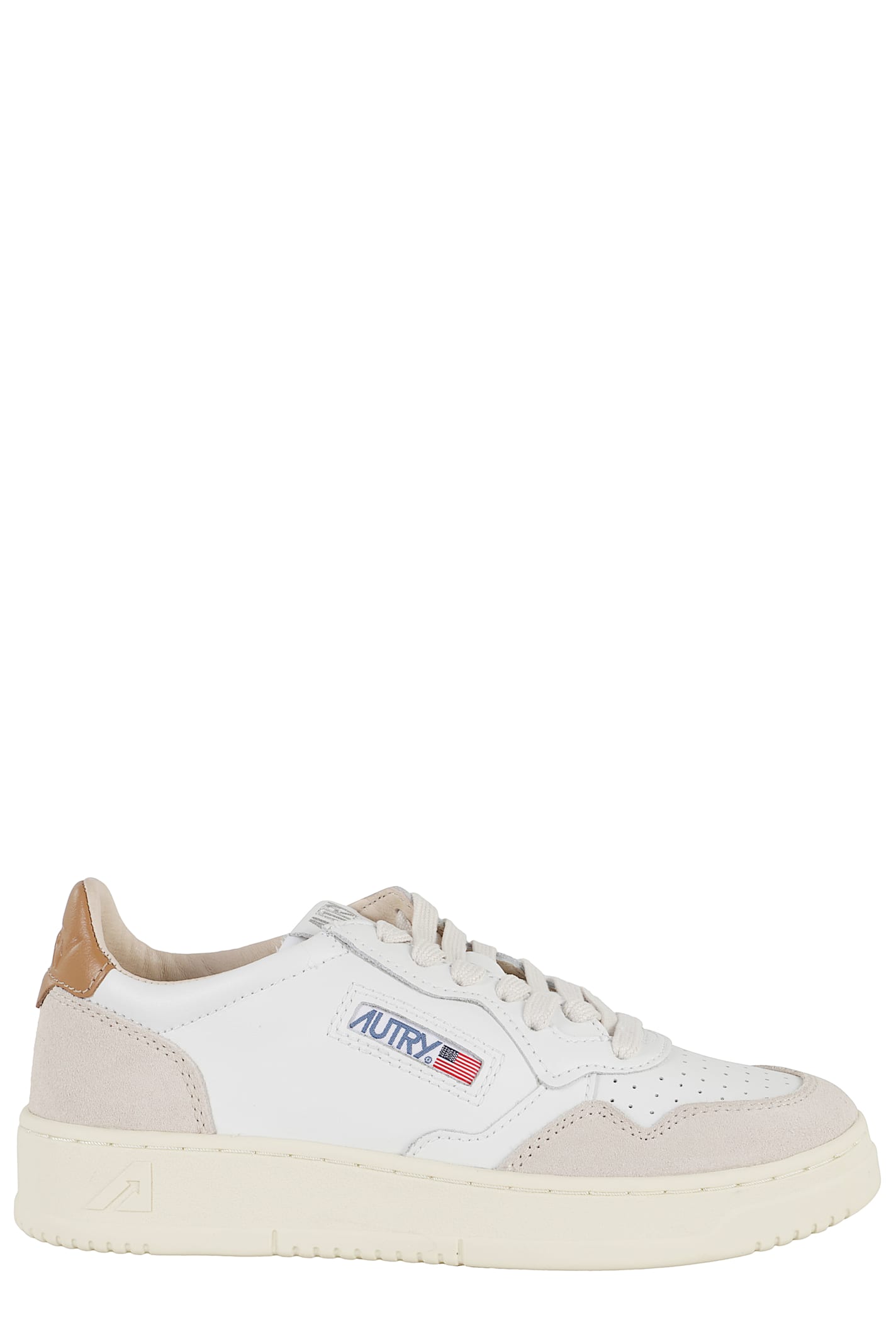 Autry Medalist Low Model Sneakers Featuring Suede Inserts And Logo Accents In White
