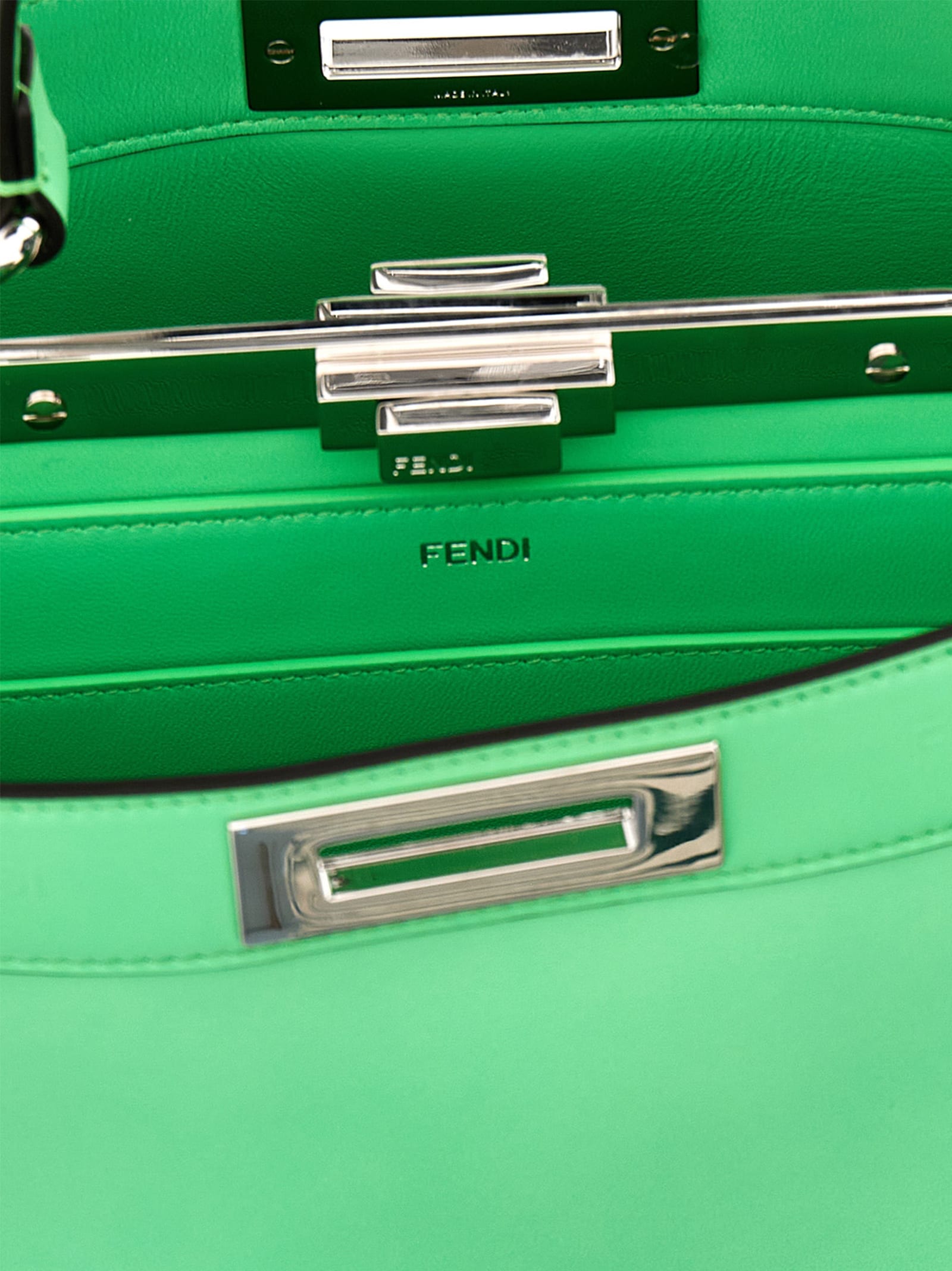 Fendi Peekaboo Iseeu Midi Handbag In Green