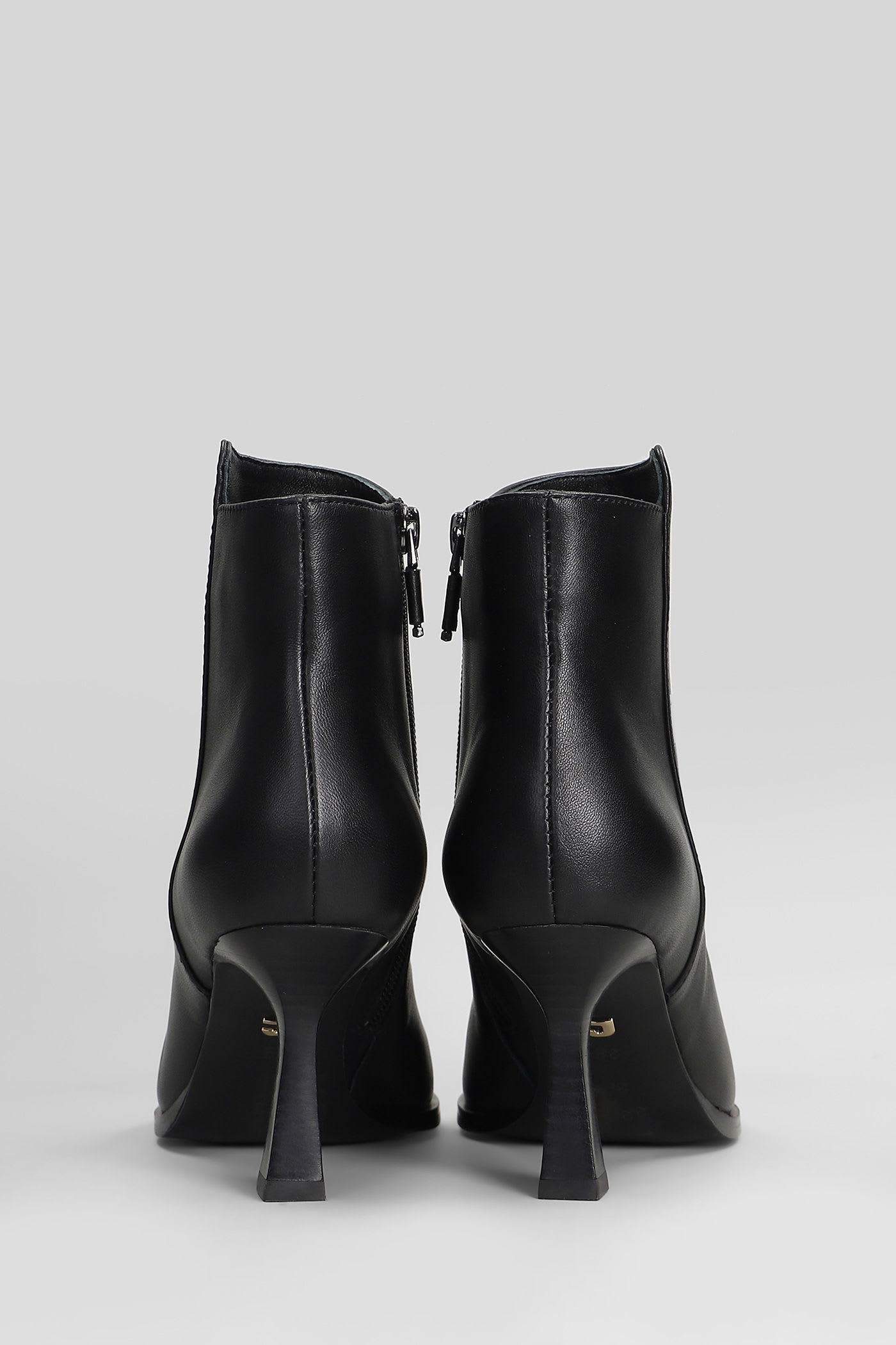 Lola Cruz High Heels Ankle Boots In Black Leather In Black