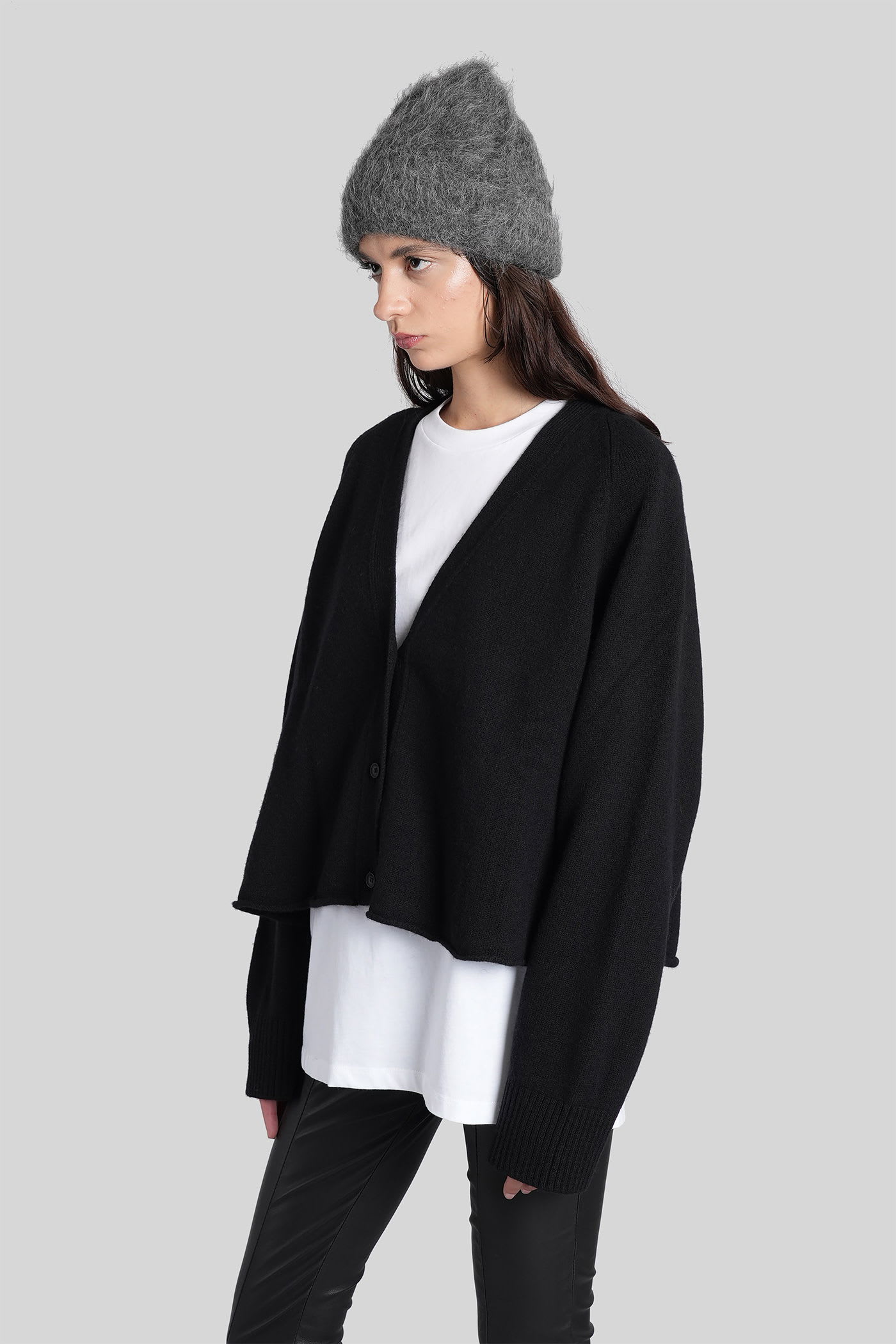 Laneus Buttoned Cardigan In Black