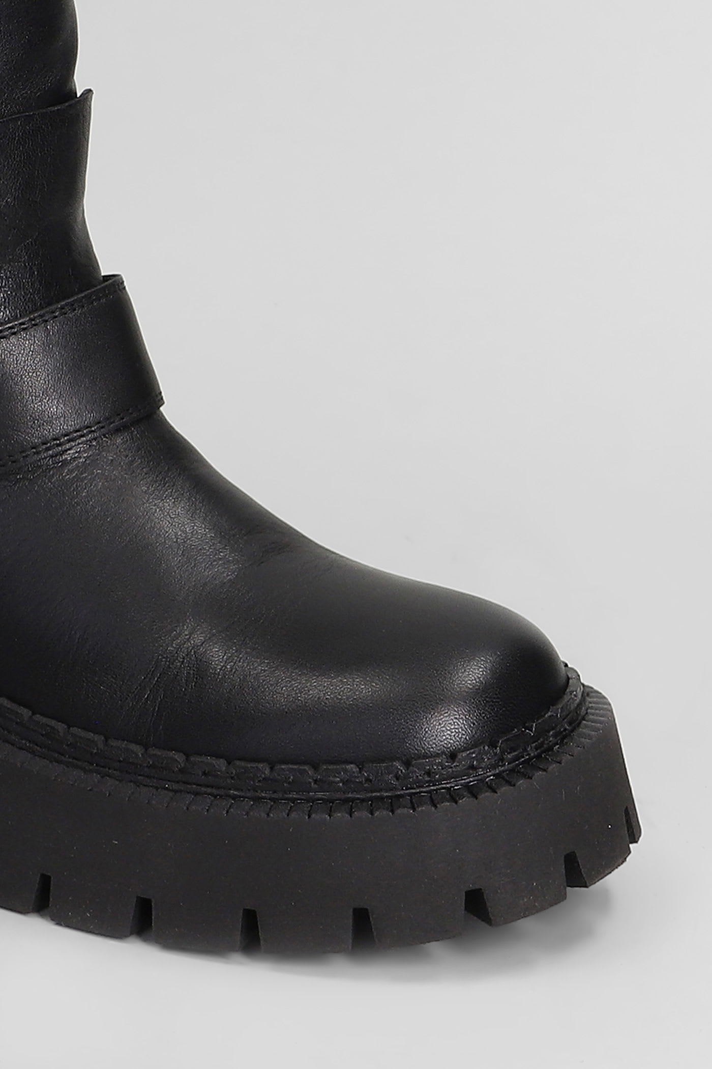 Vic Matie Etna 101 Low Heels Boots In Black Leather In Black
