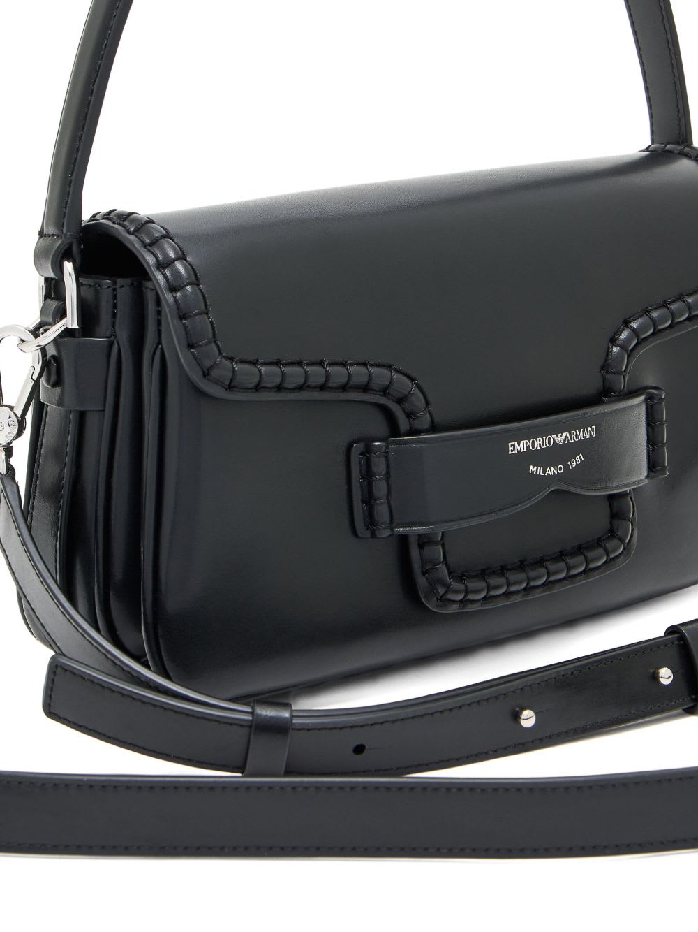 Emporio Armani Logo-detailing Shoulder Bag In Black