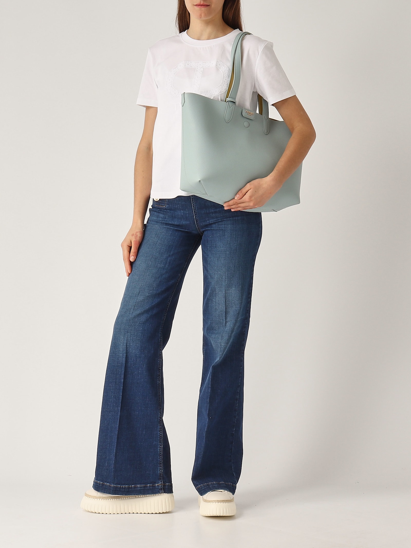 Twinset T-shirt Con Oval-t Metallico T-shirt In Bianco