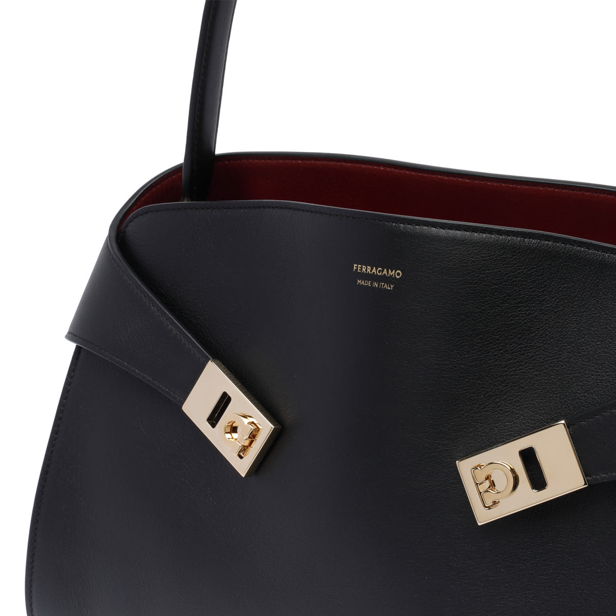 Ferragamo Leather Shoulder Bag Adaptable Strap In Black