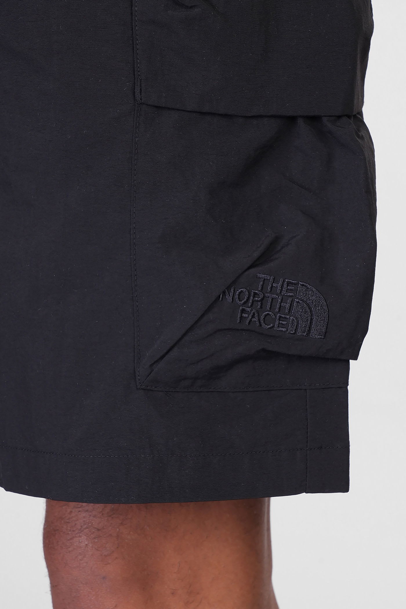 The North Face Cargo Pocket Short Shorts In Black Nylon