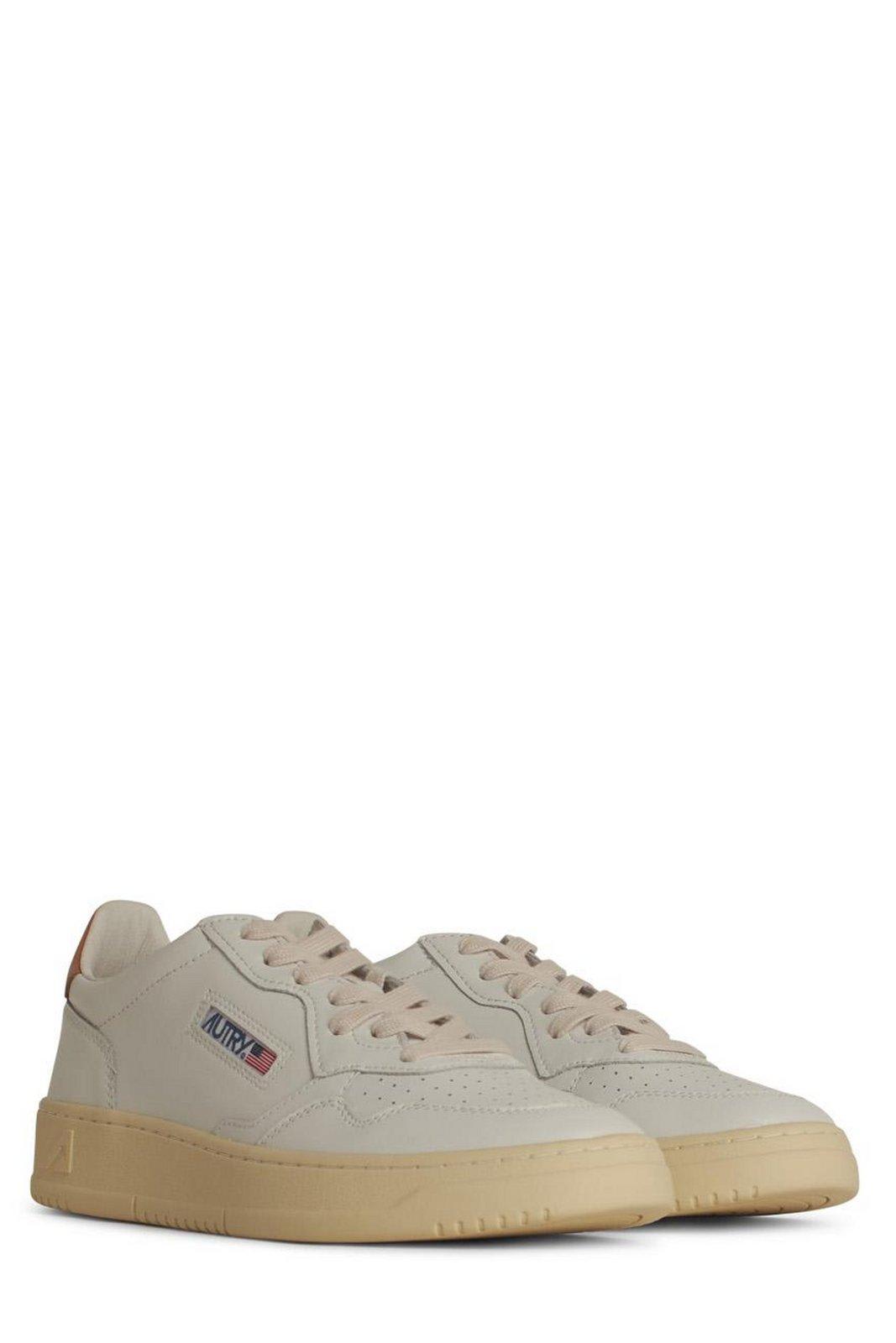 Autry Medalist Low Sneakers In White
