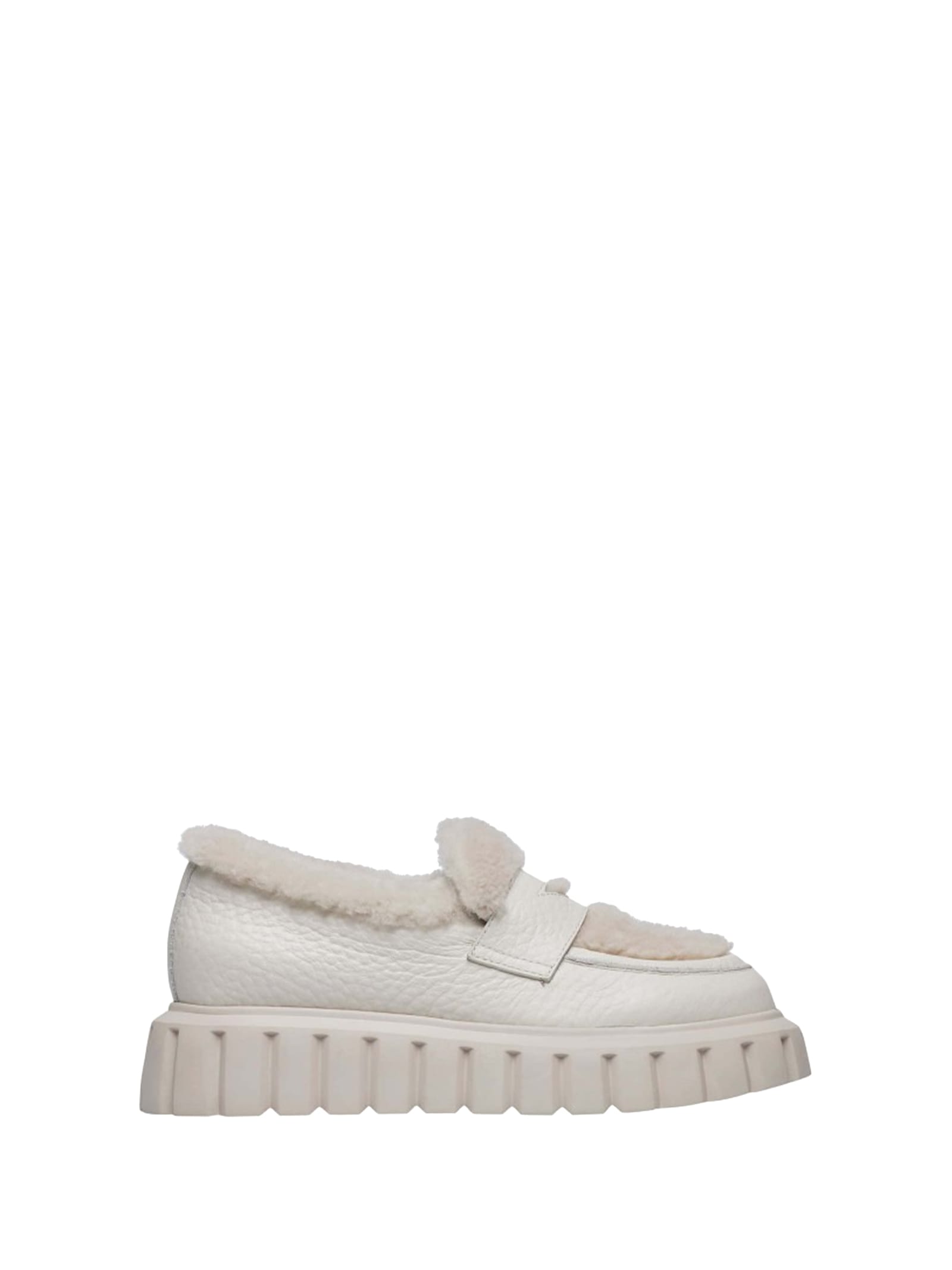 Shop Voile Blanche Leather And Teddy Moccasin In Panna