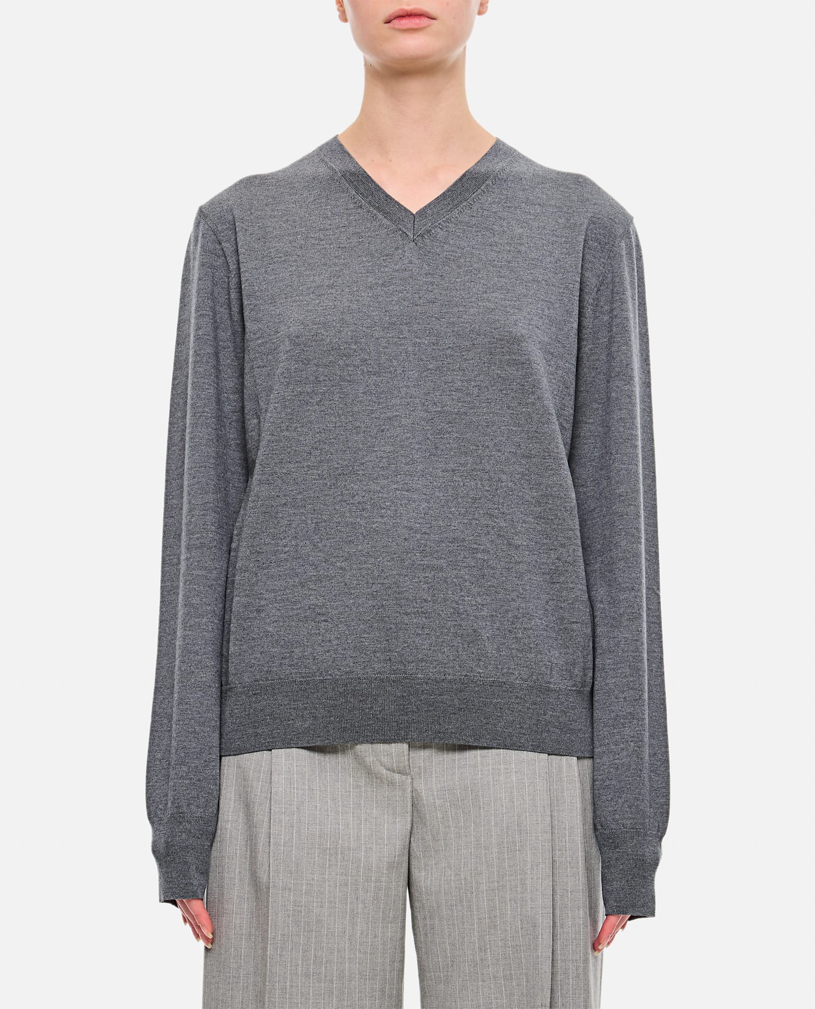 Khaite Elegant Wool Knit Top In Grey