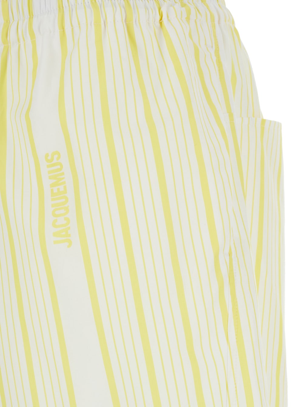 JACQUEMUS ÌLE SHORT ALOE WHITE SHORTS WITH LOGO LETTERING ON THE FRONT AND ALL-OVER STRIPED MOTIF IN COTTON MA