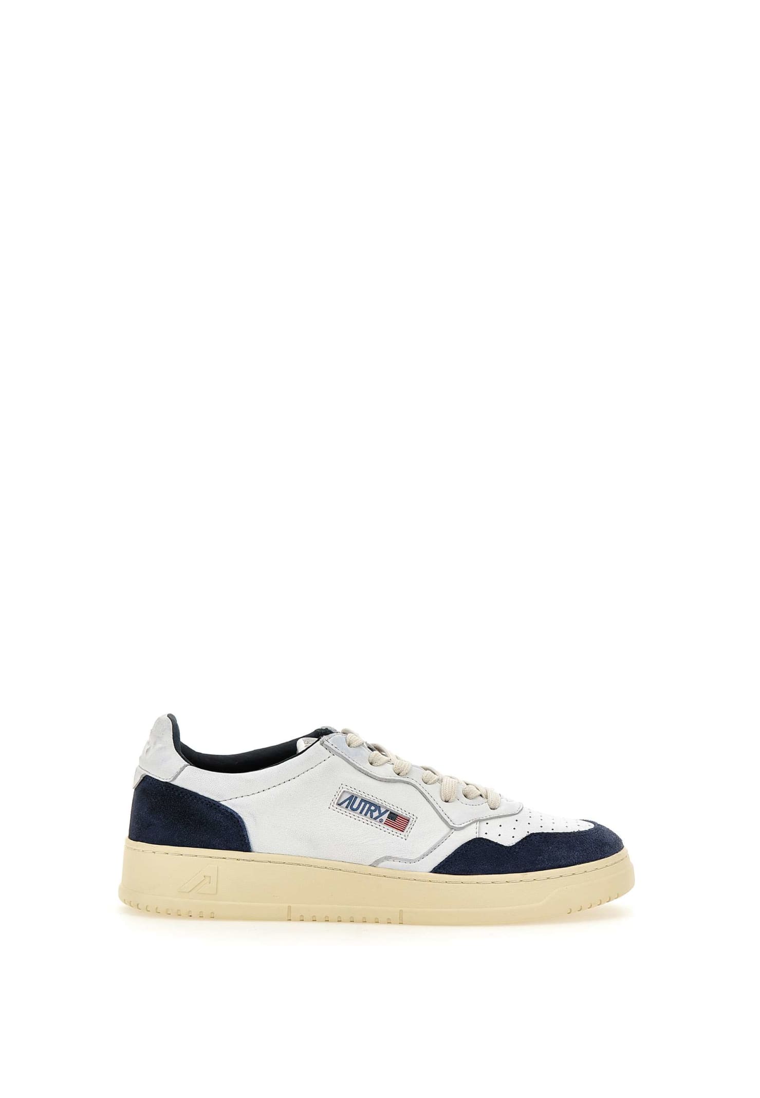 Autry Aulmgs24 Leather Trainers In White-blue