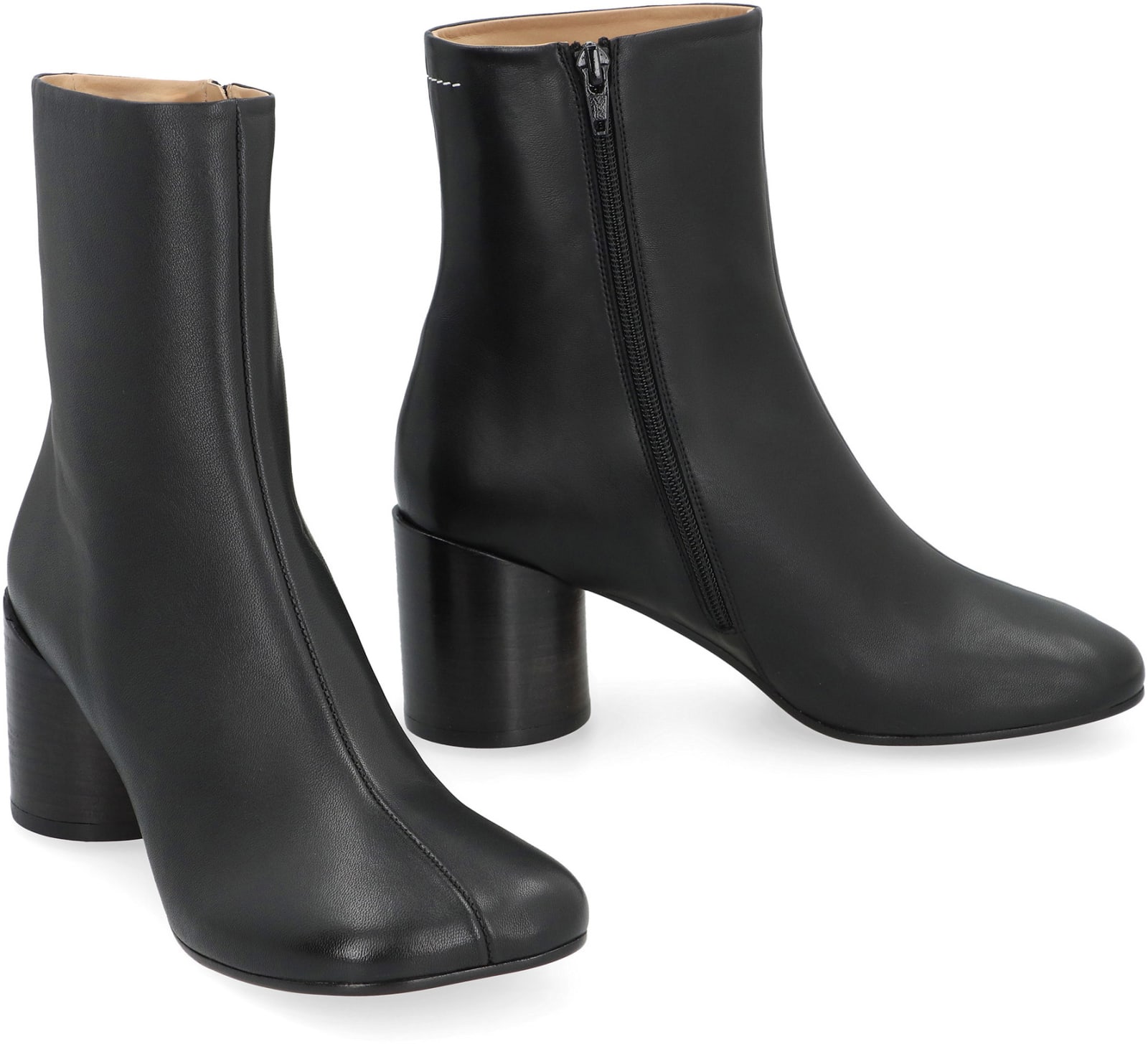 Mm6 Maison Margiela Round Toe Leather Ankle Boots With Seam Detailing In Black
