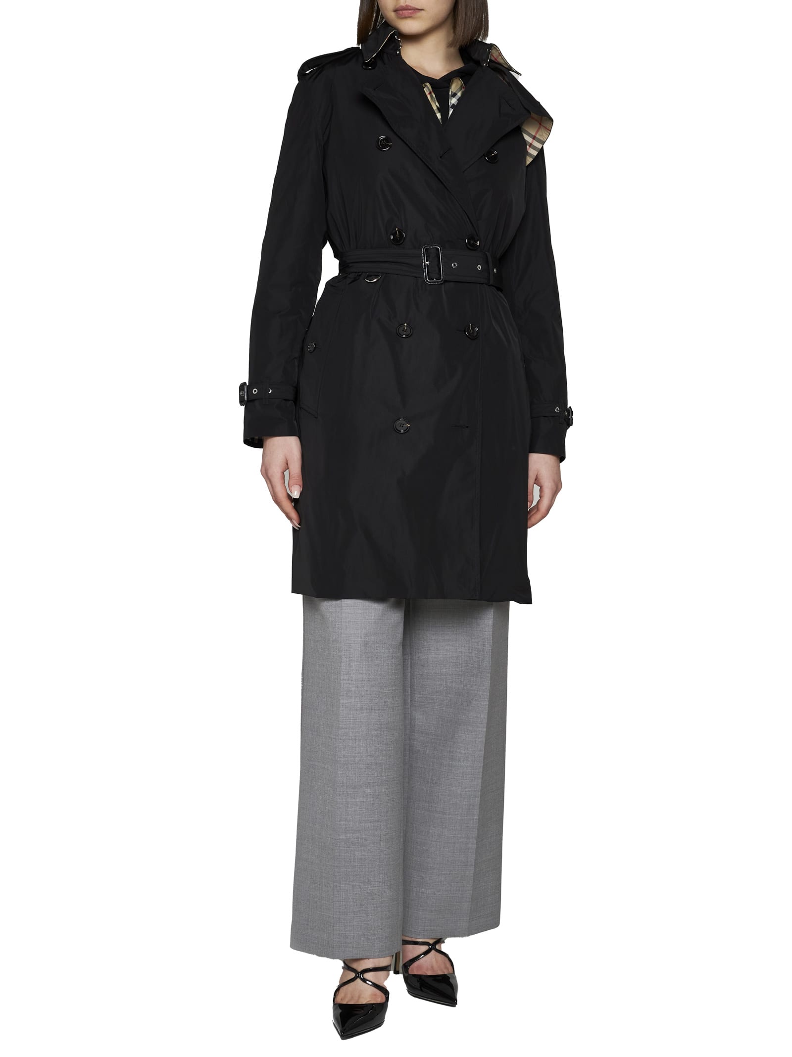 Burberry Kensington Double-breasted Trench Coat In Black