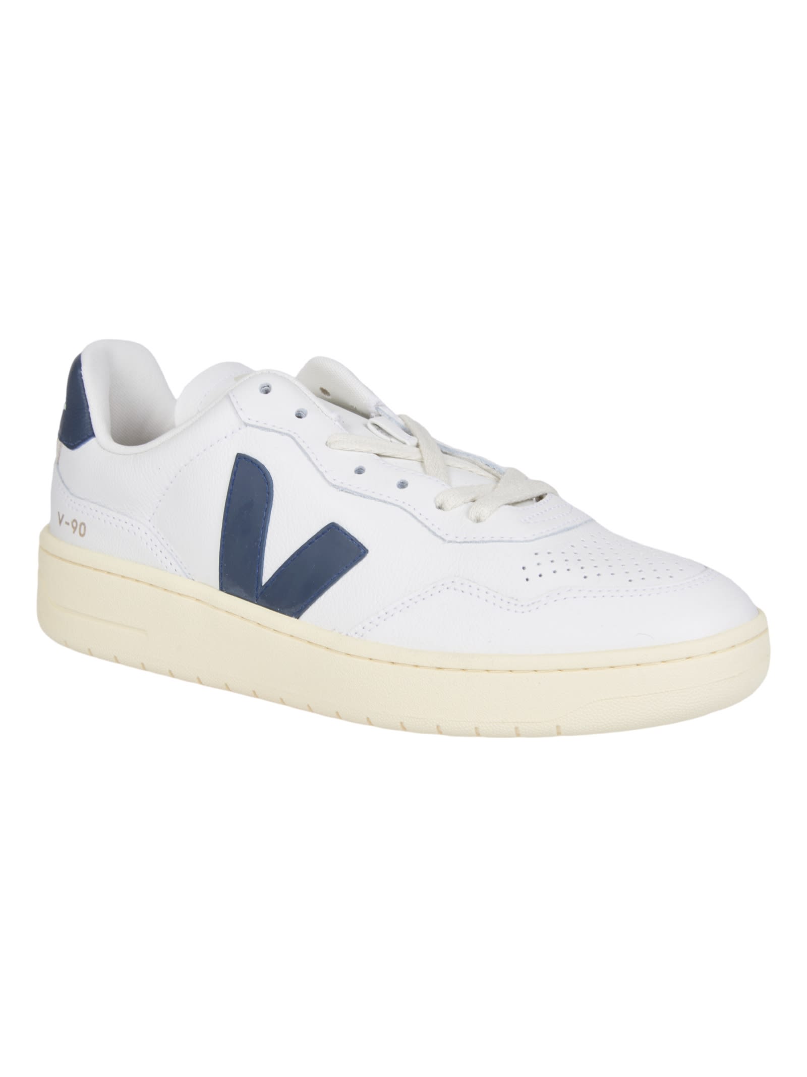Veja Low-top White Leather Sneakers With Contrasting Logo