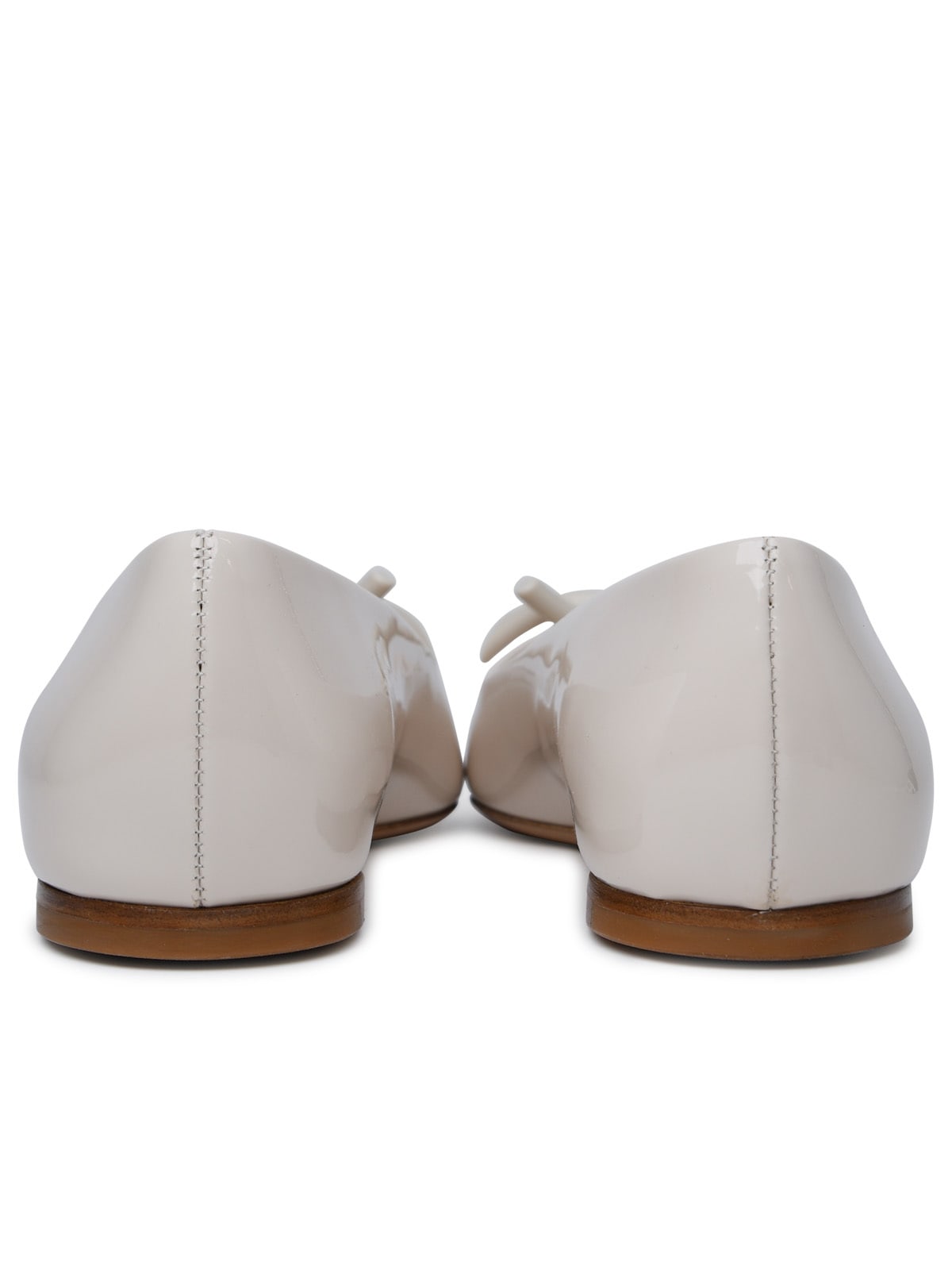 Shop Ferragamo Annie Ballet Flats In Mascarpone Calf Leather In Cream