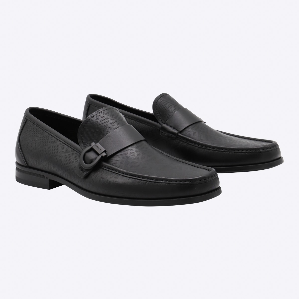 Ferragamo Monogram Pattern Buckle Detail Loafers In Black