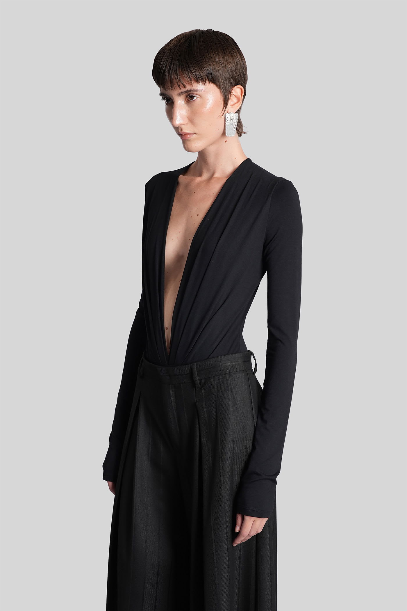 The Andamane V-neck Long-sleeve Bodysuit In Black