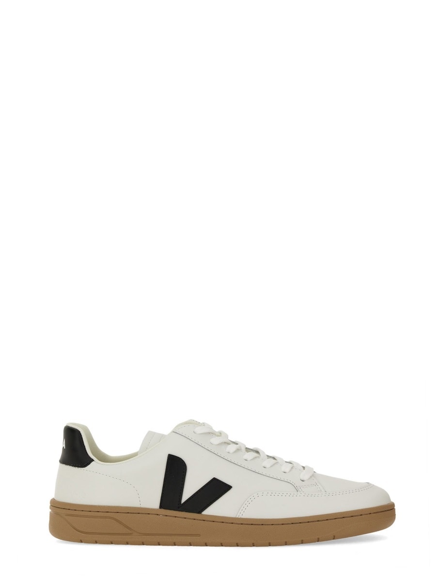 Sneaker v-12