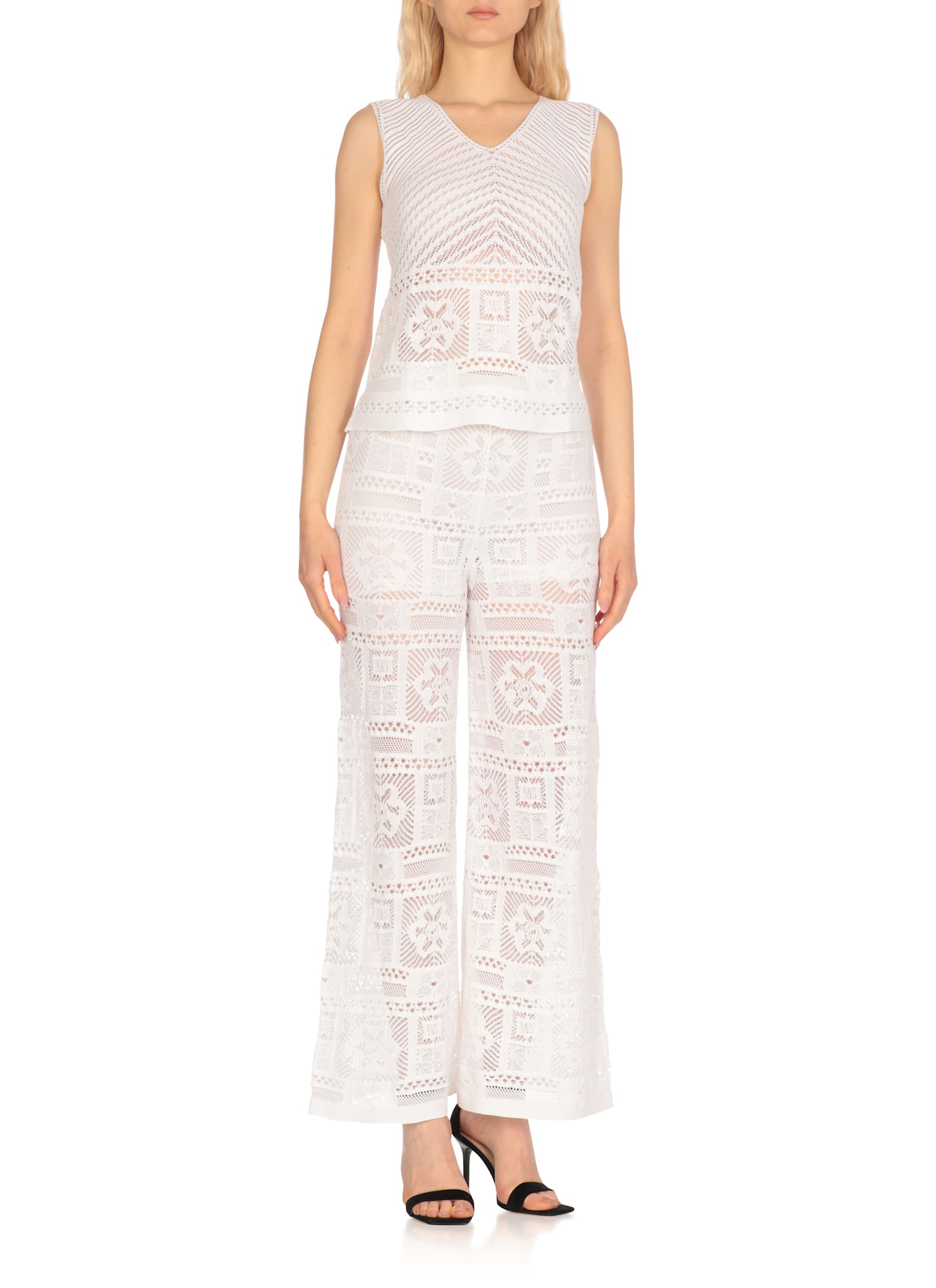 D Exterior Perforated Lace Top In White