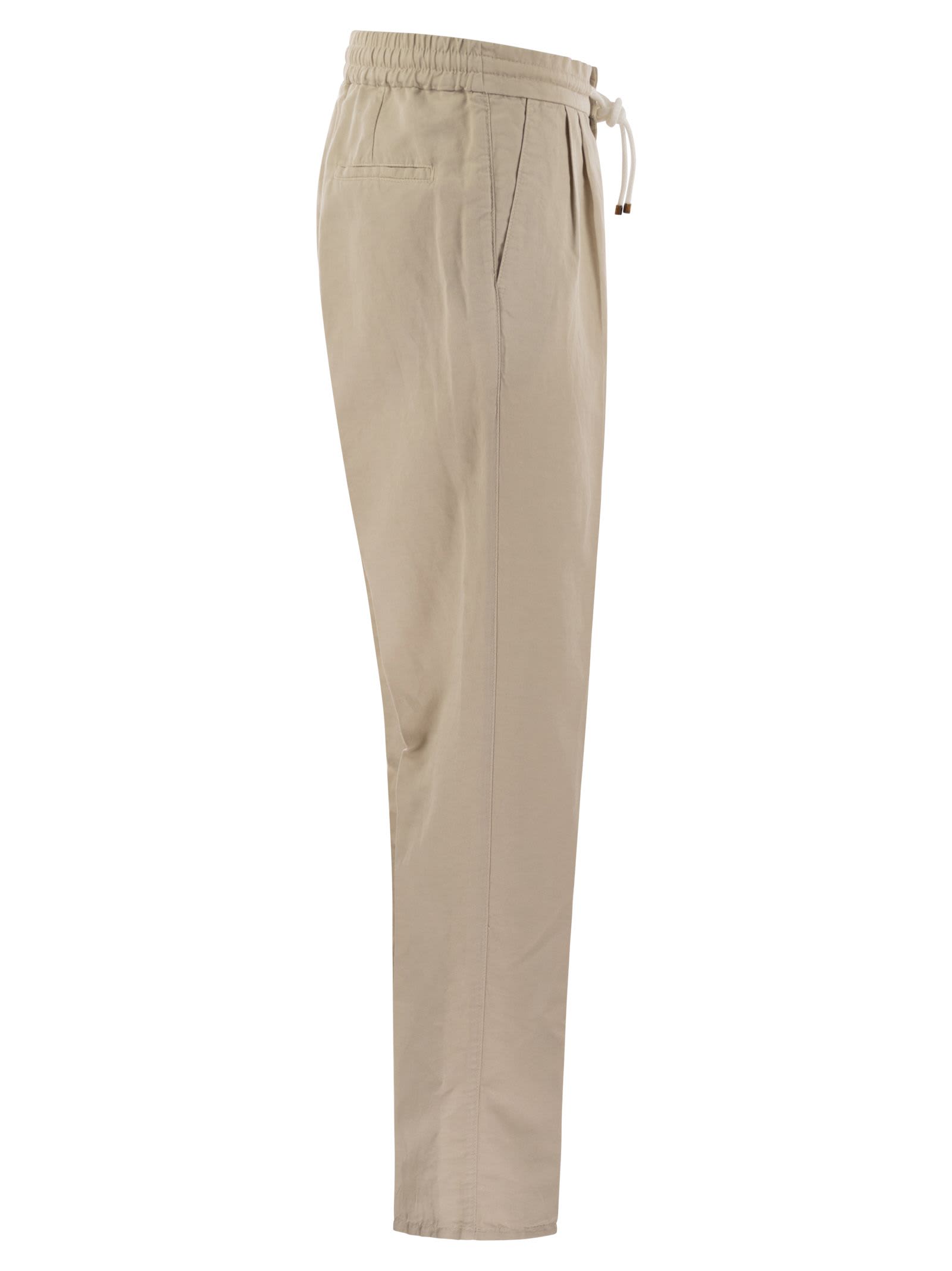 Shop Brunello Cucinelli Leisure Fit Trousers In Linen And Cotton Gabardine In Light Beige